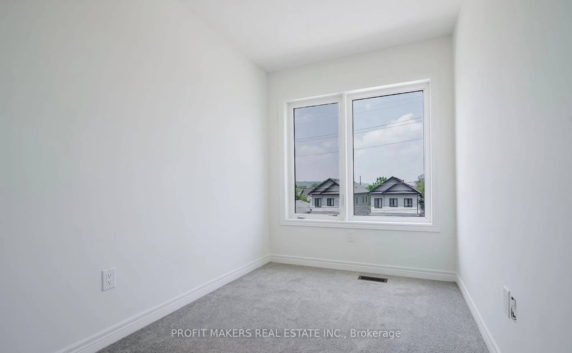 38 Reid Avenue N