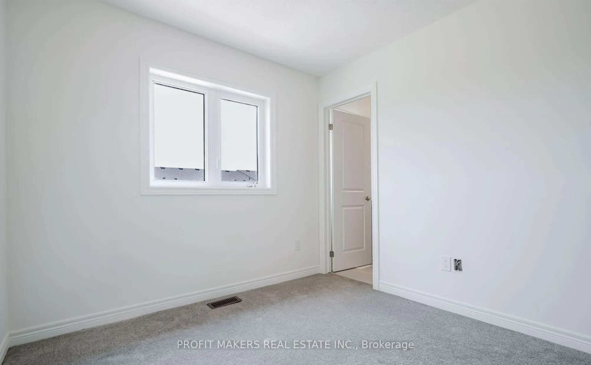 38 Reid Avenue N