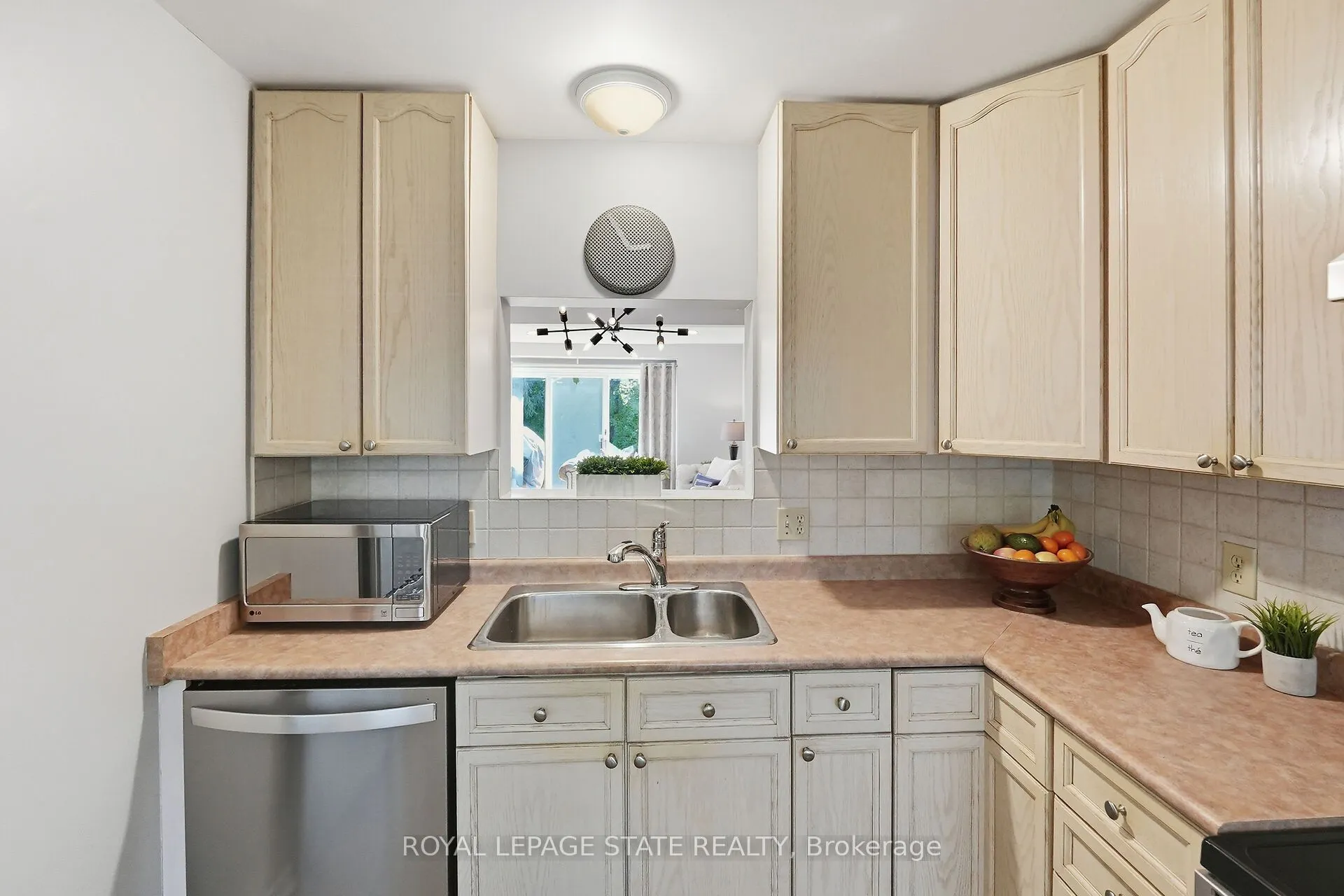 55 Kerman Avenue, #9
