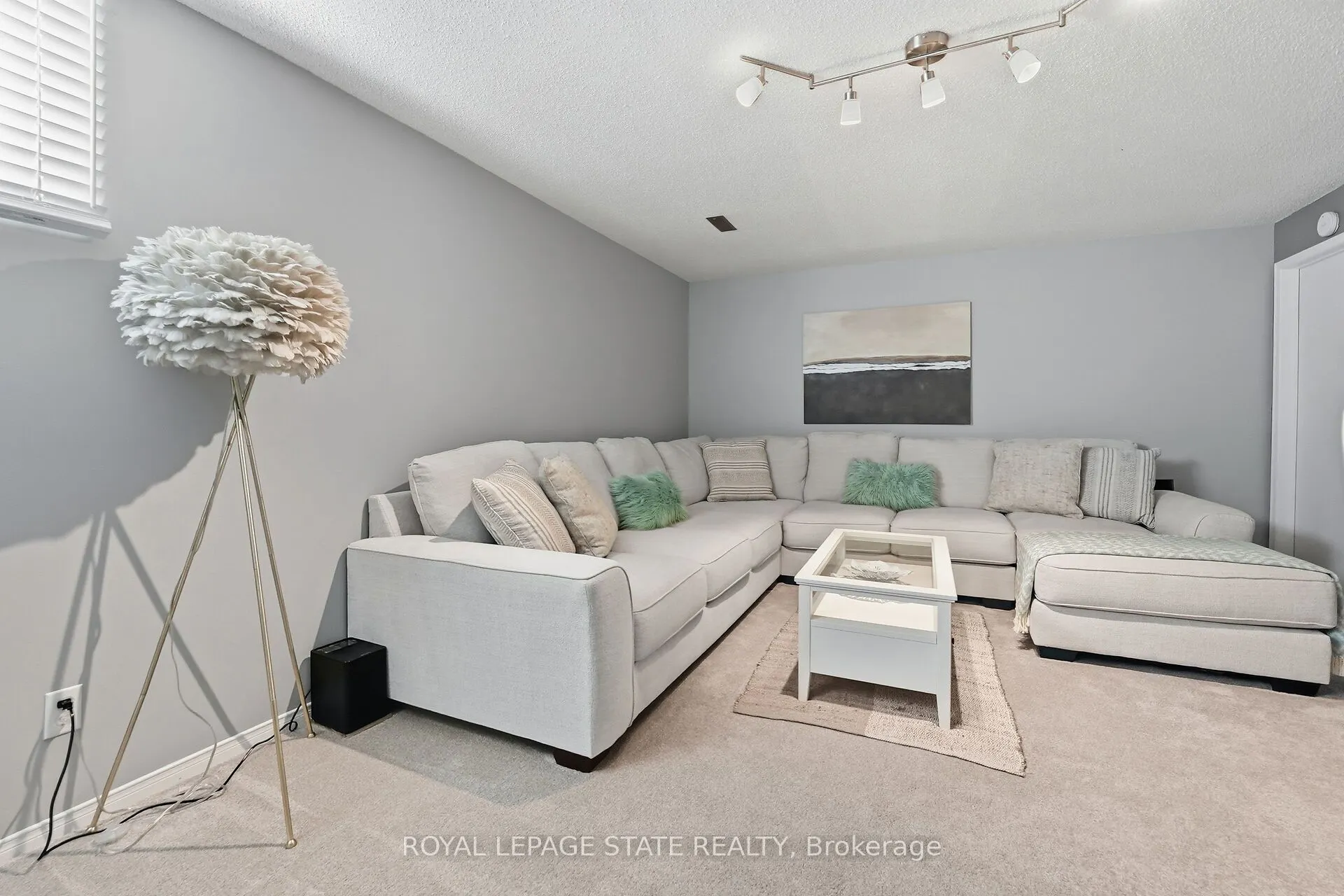 55 Kerman Avenue, #9
