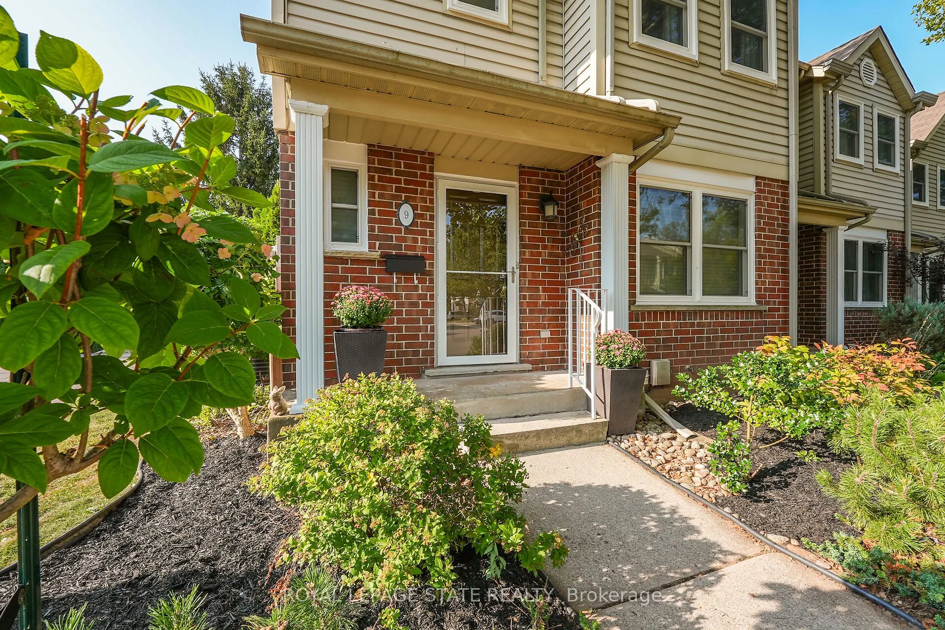55 Kerman Avenue, #9