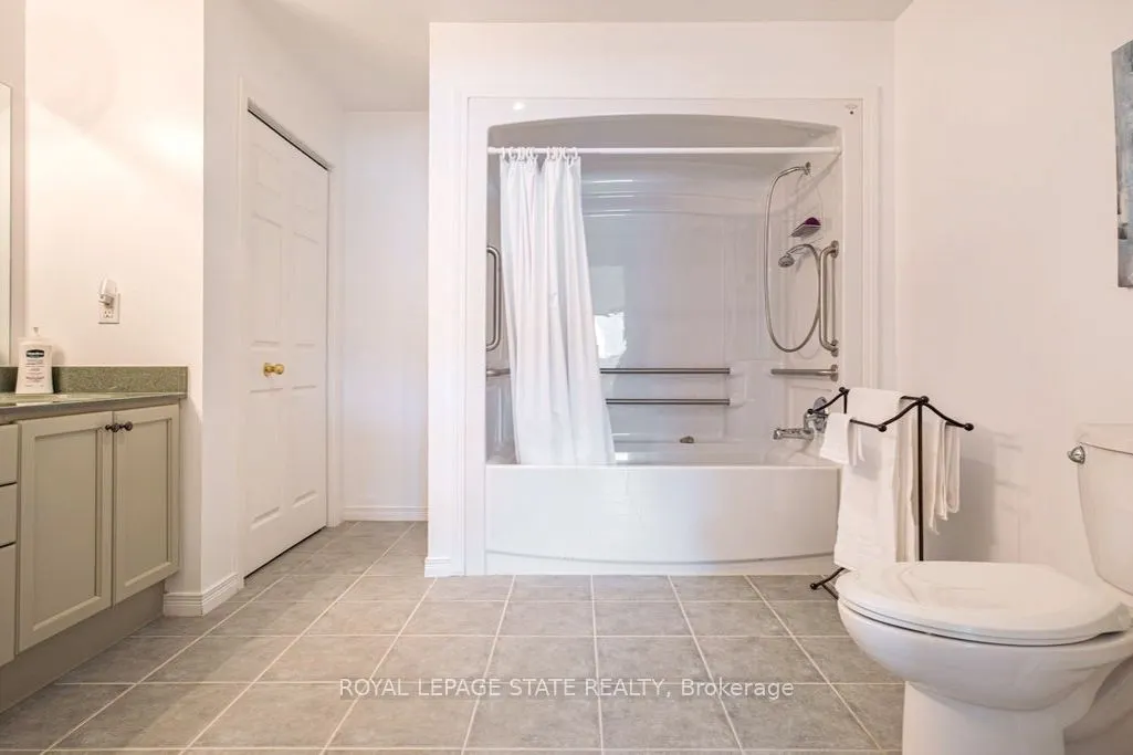 4000 Creekside Drive, #401