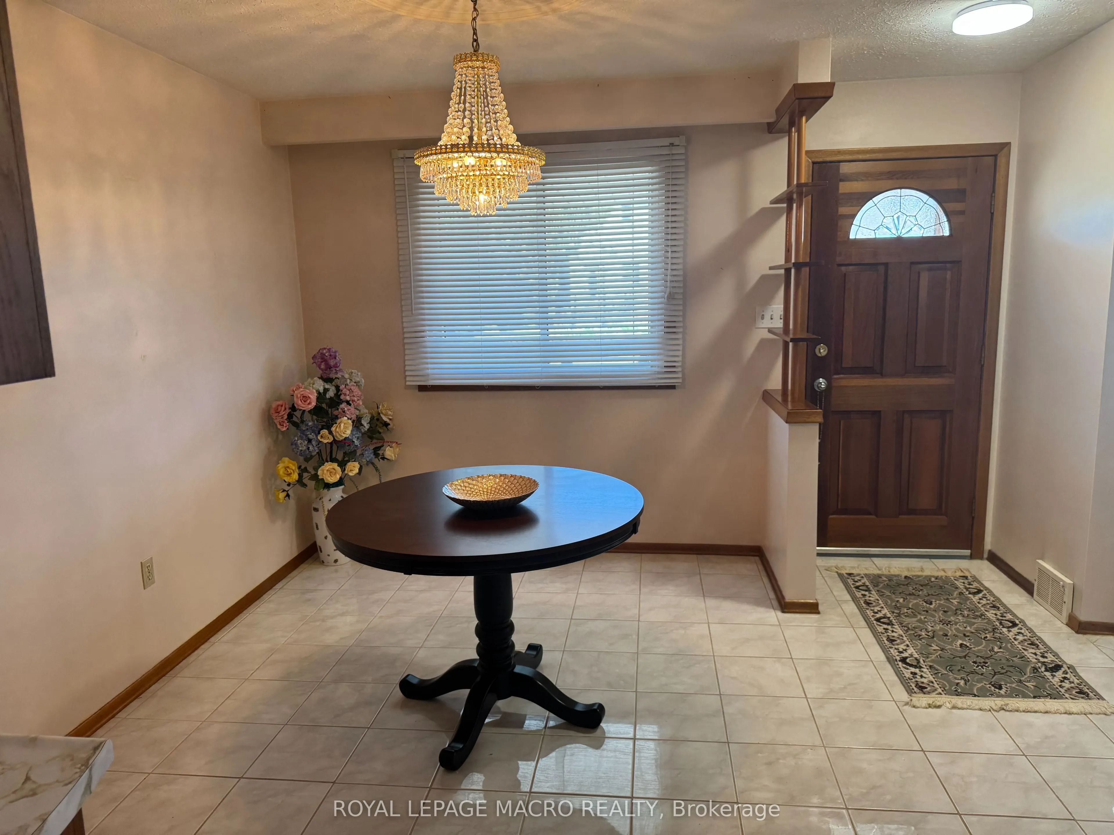 31 Adair Avenue N