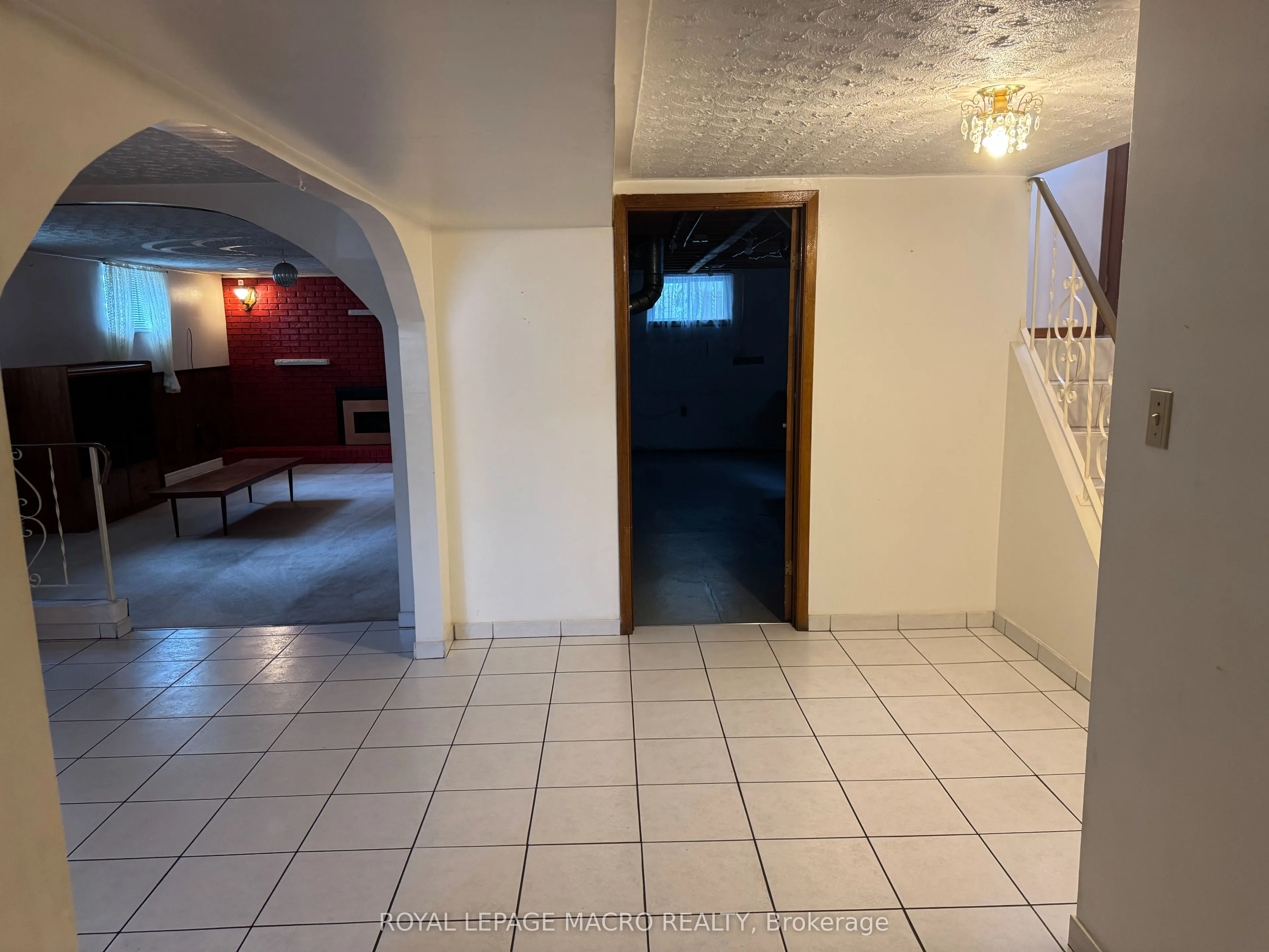 31 Adair Avenue N