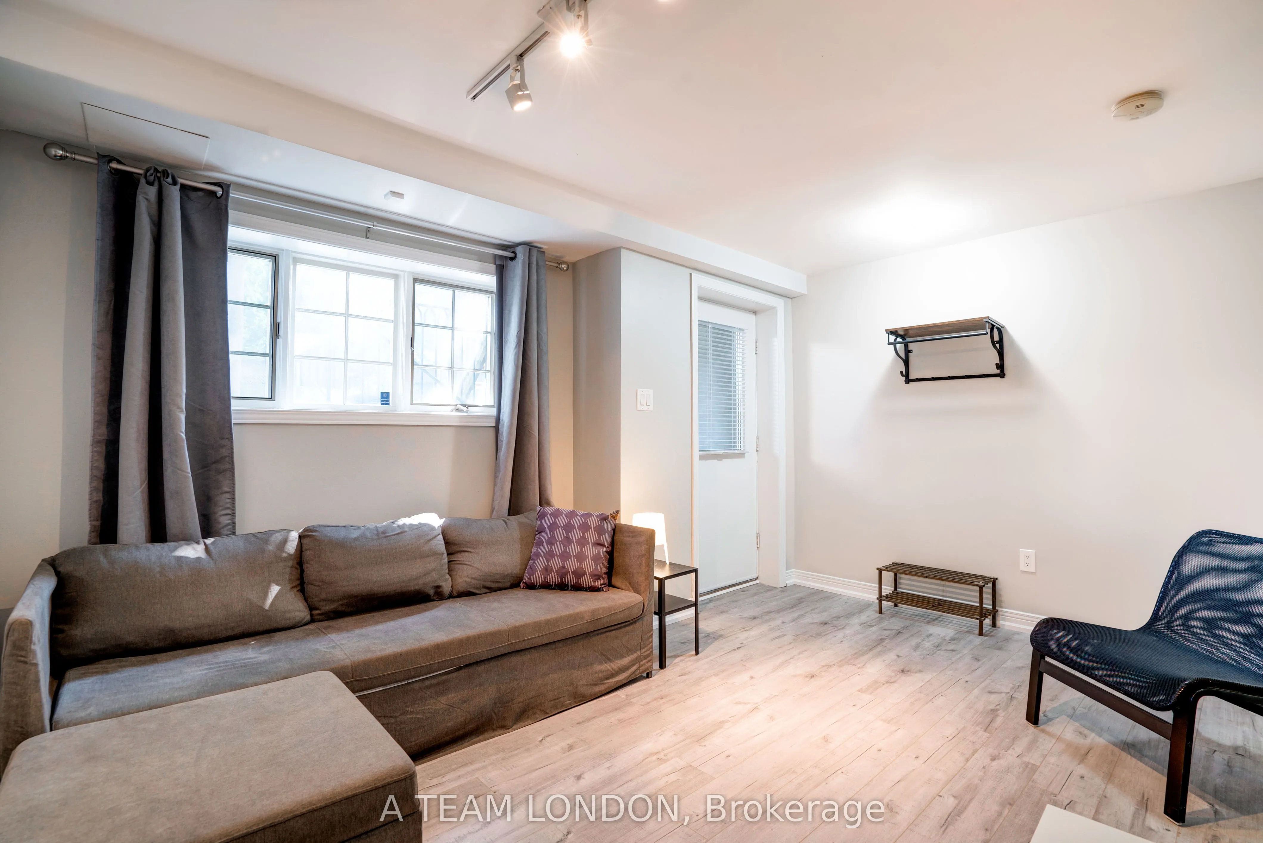 39 Regina Street, #3 & 4