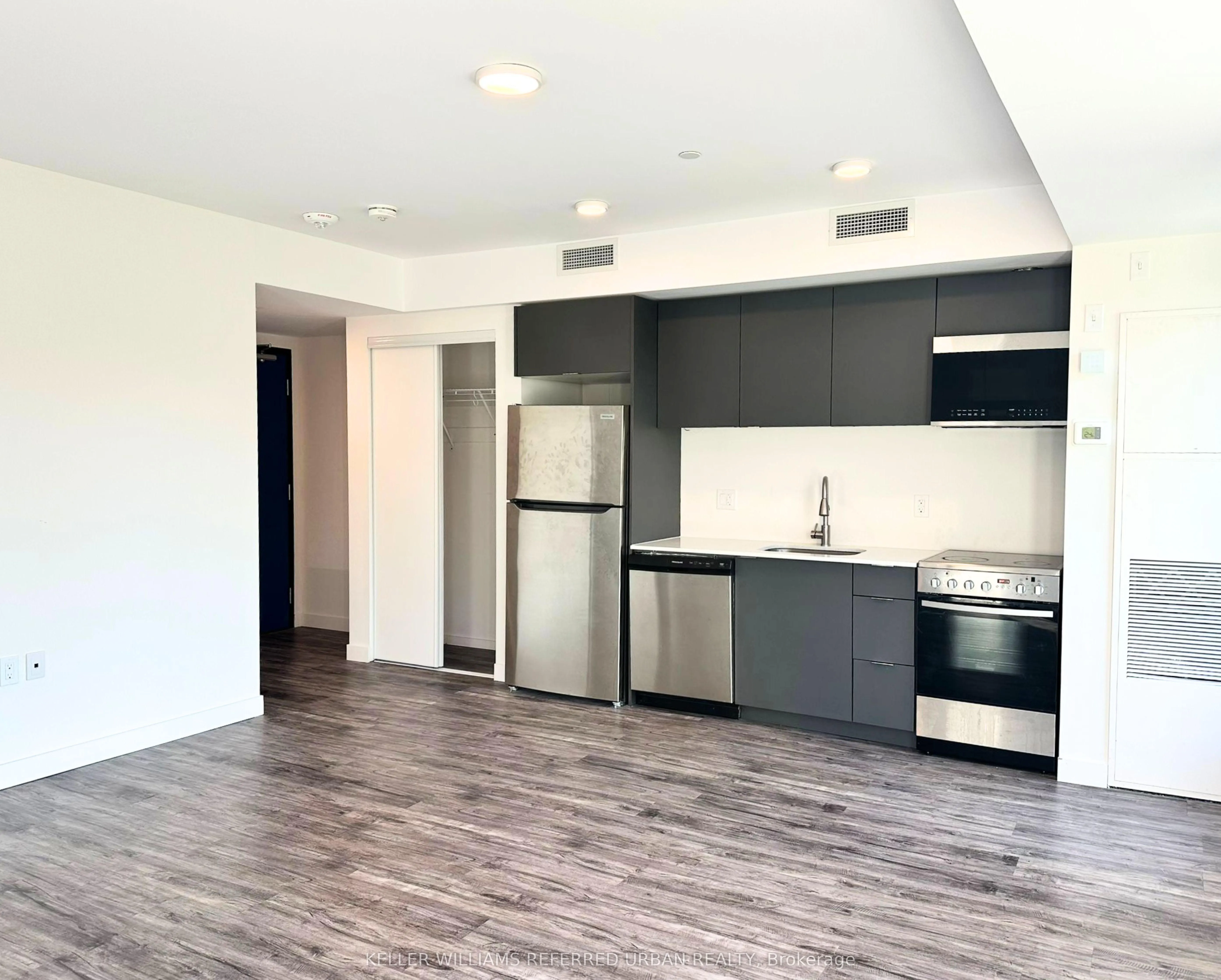 325 University Avenue, #112