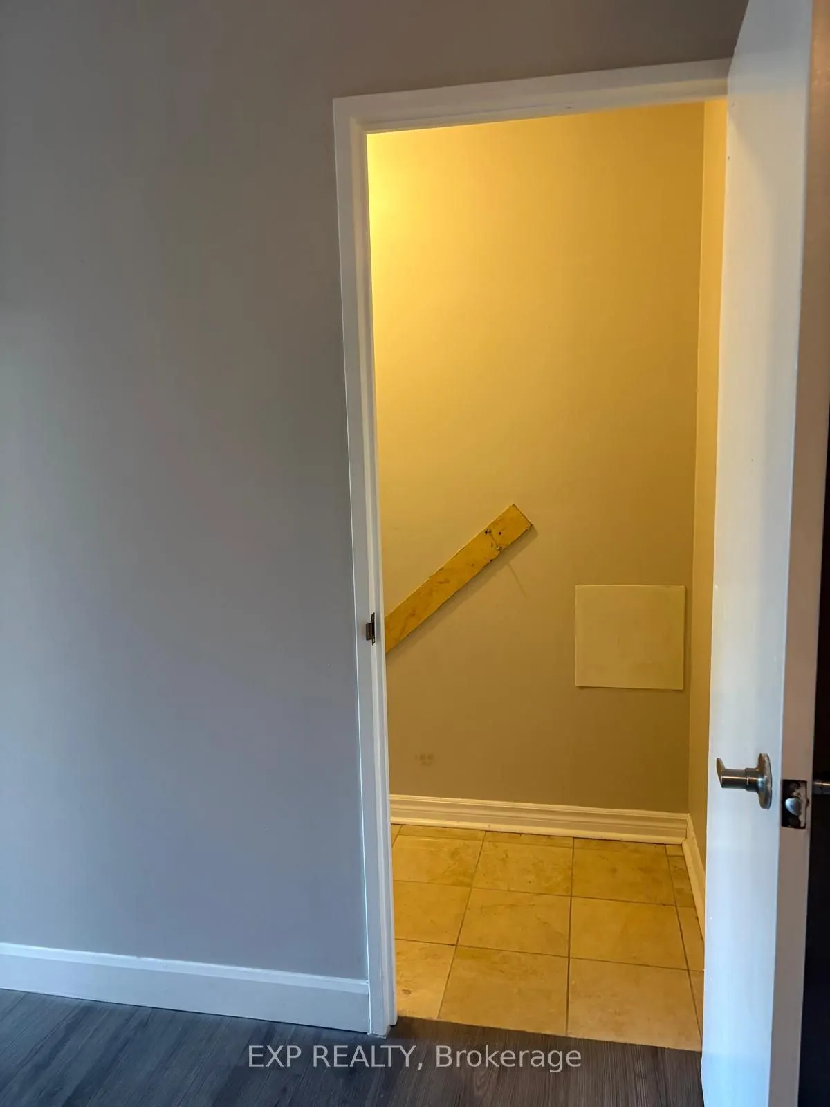 158 Mcarthur Avenue, #3