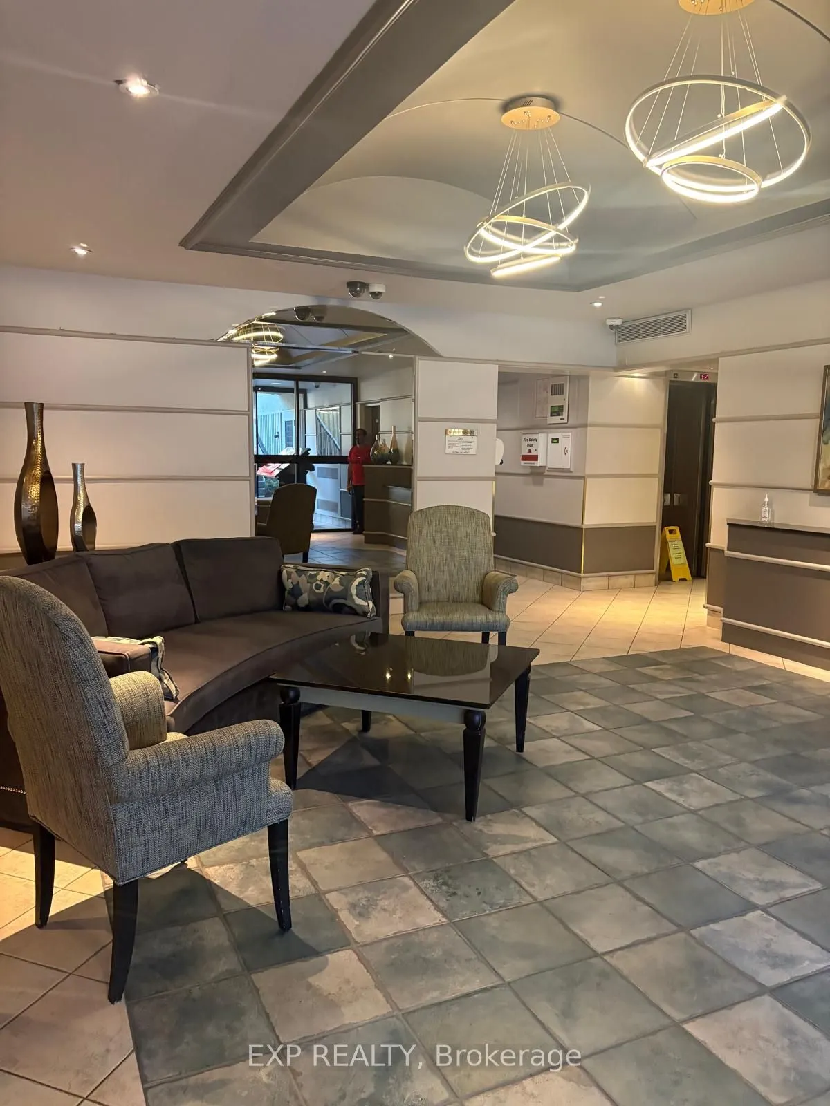 158 Mcarthur Avenue, #3