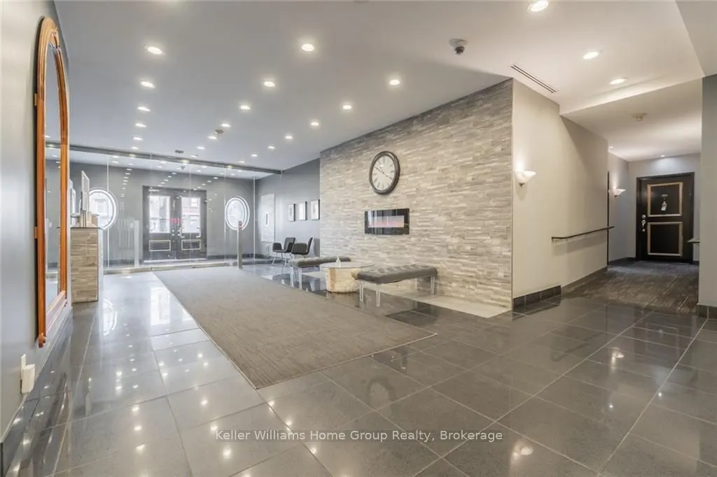135 James Street S, #209