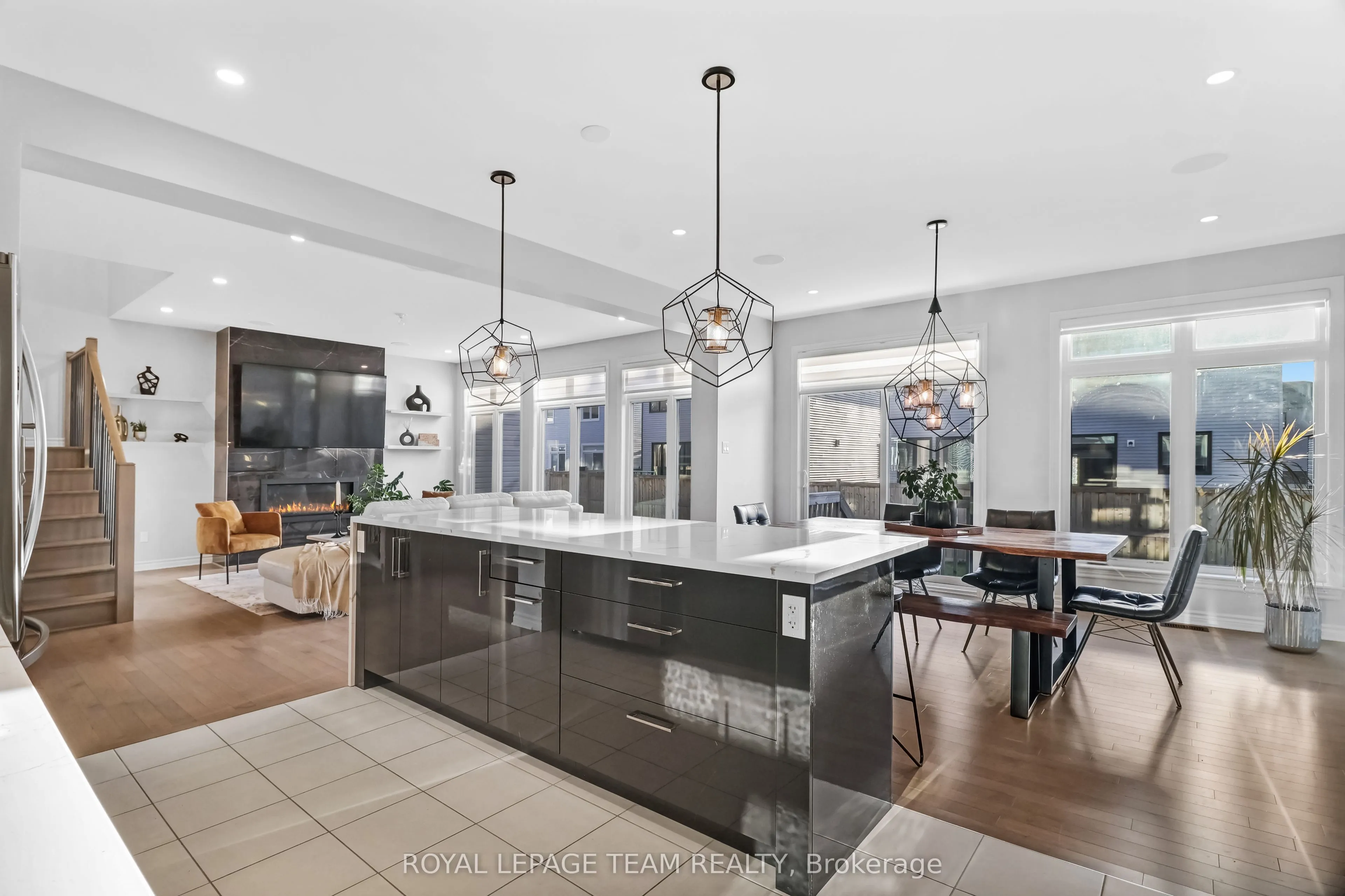 711 Moonflower Crescent