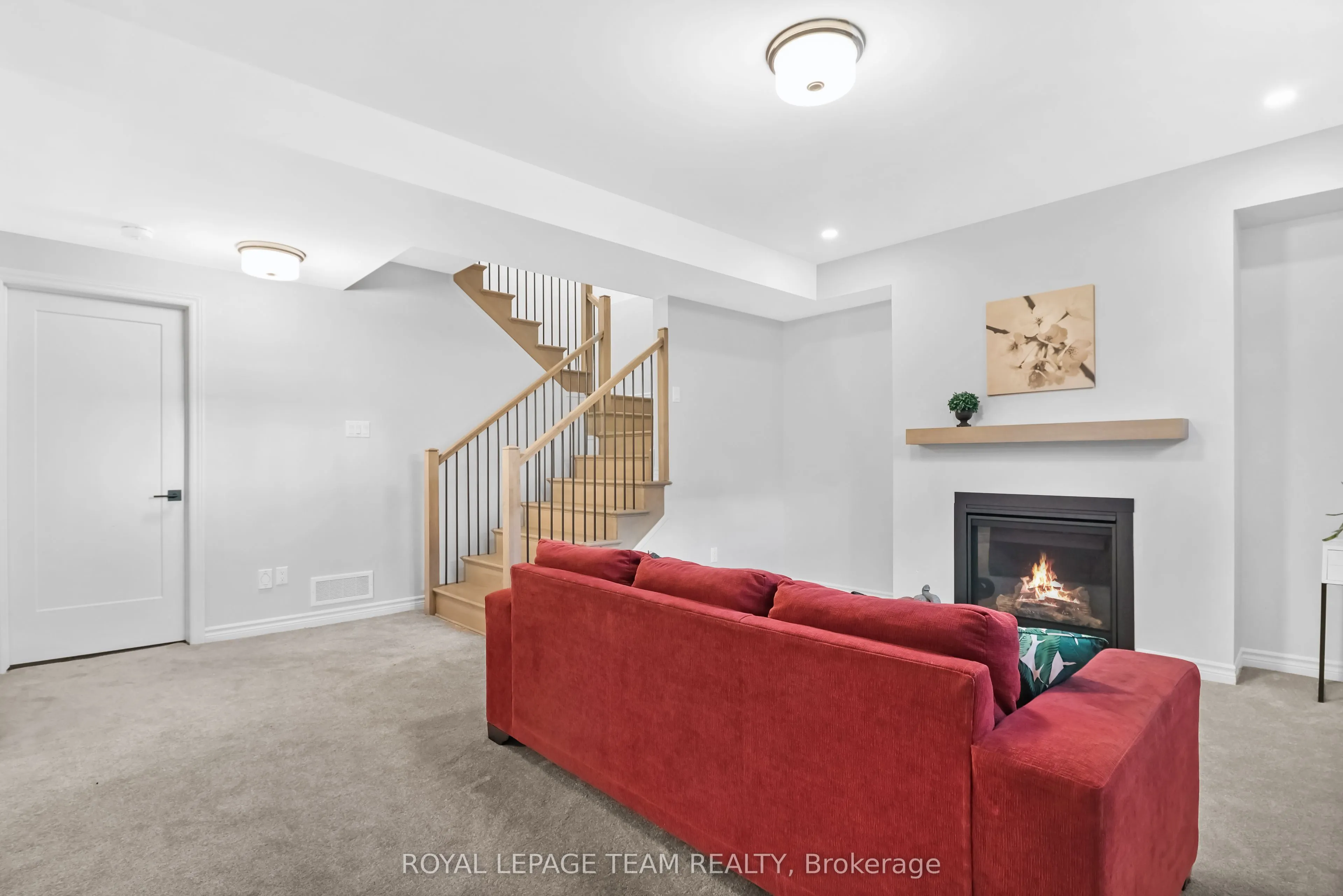 711 Moonflower Crescent