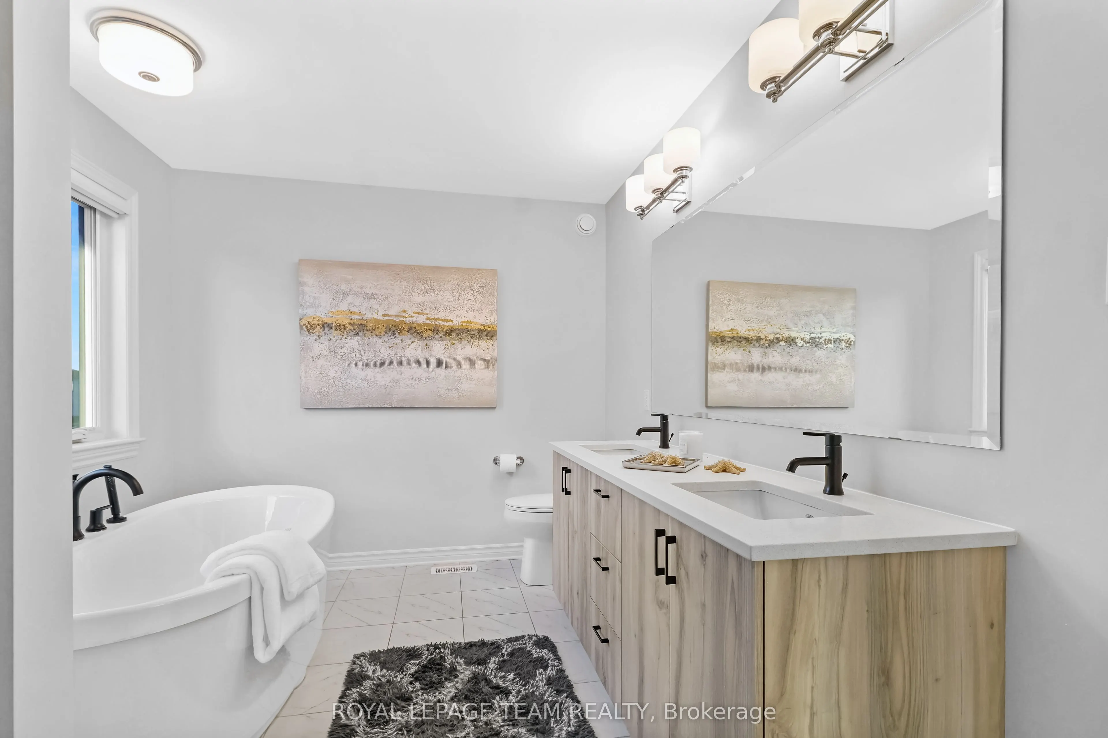 711 Moonflower Crescent