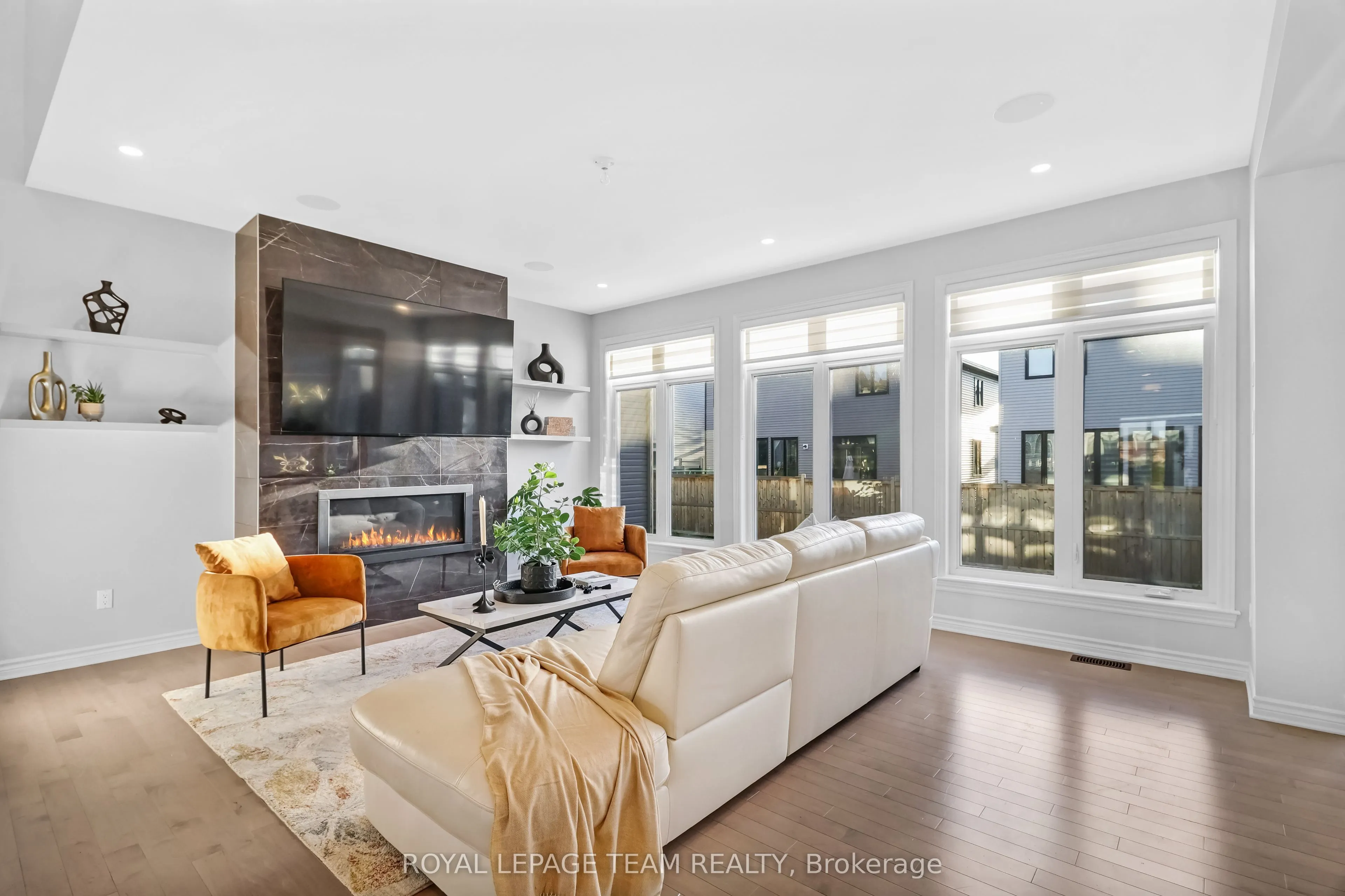 711 Moonflower Crescent