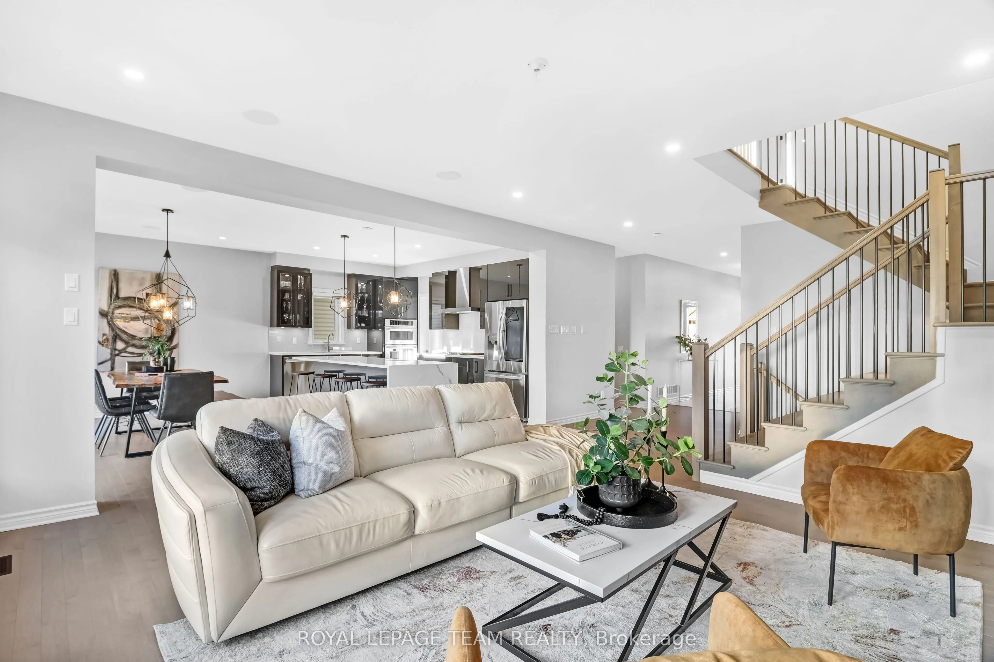 711 Moonflower Crescent