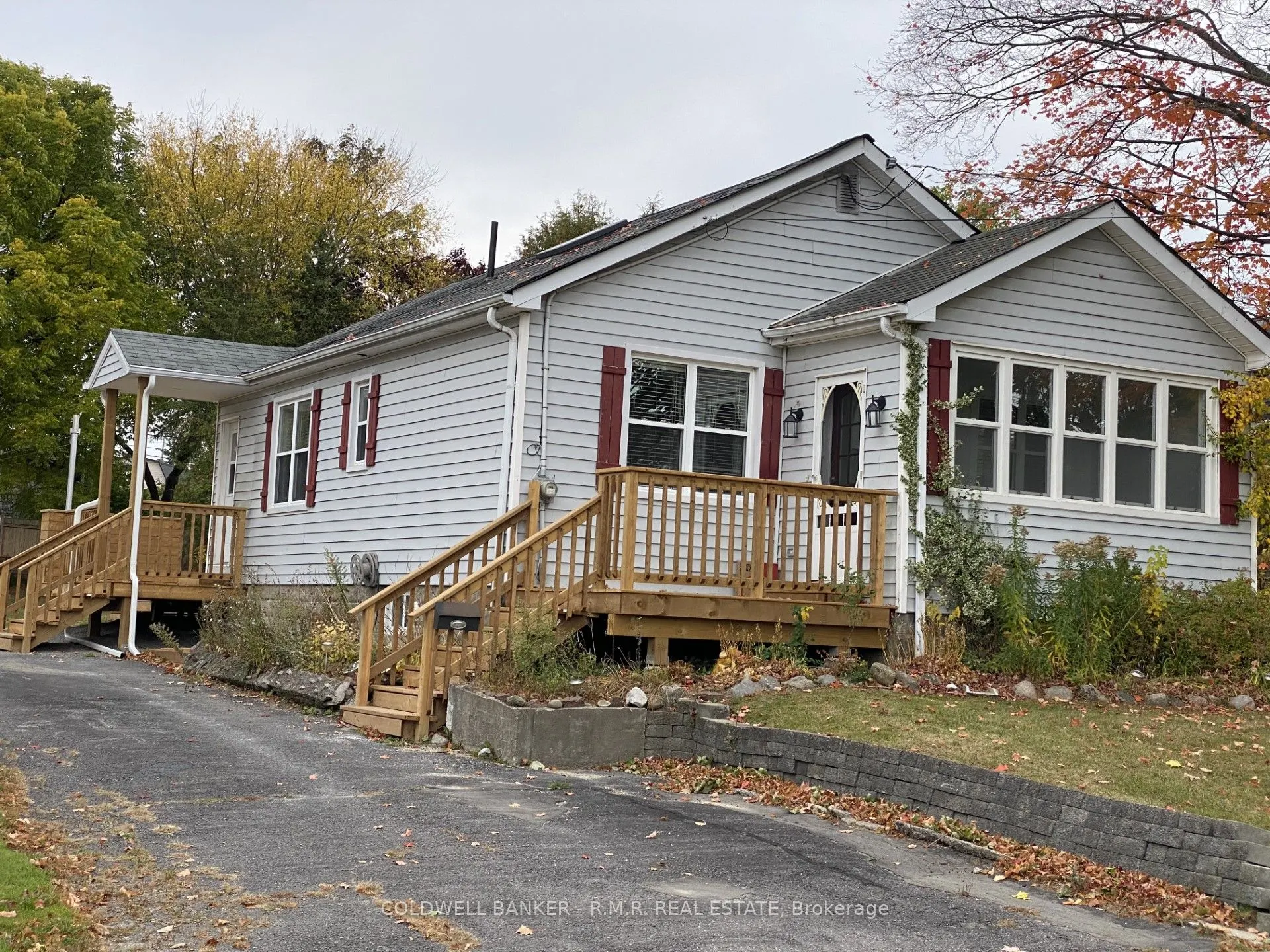 225 Hope Street N