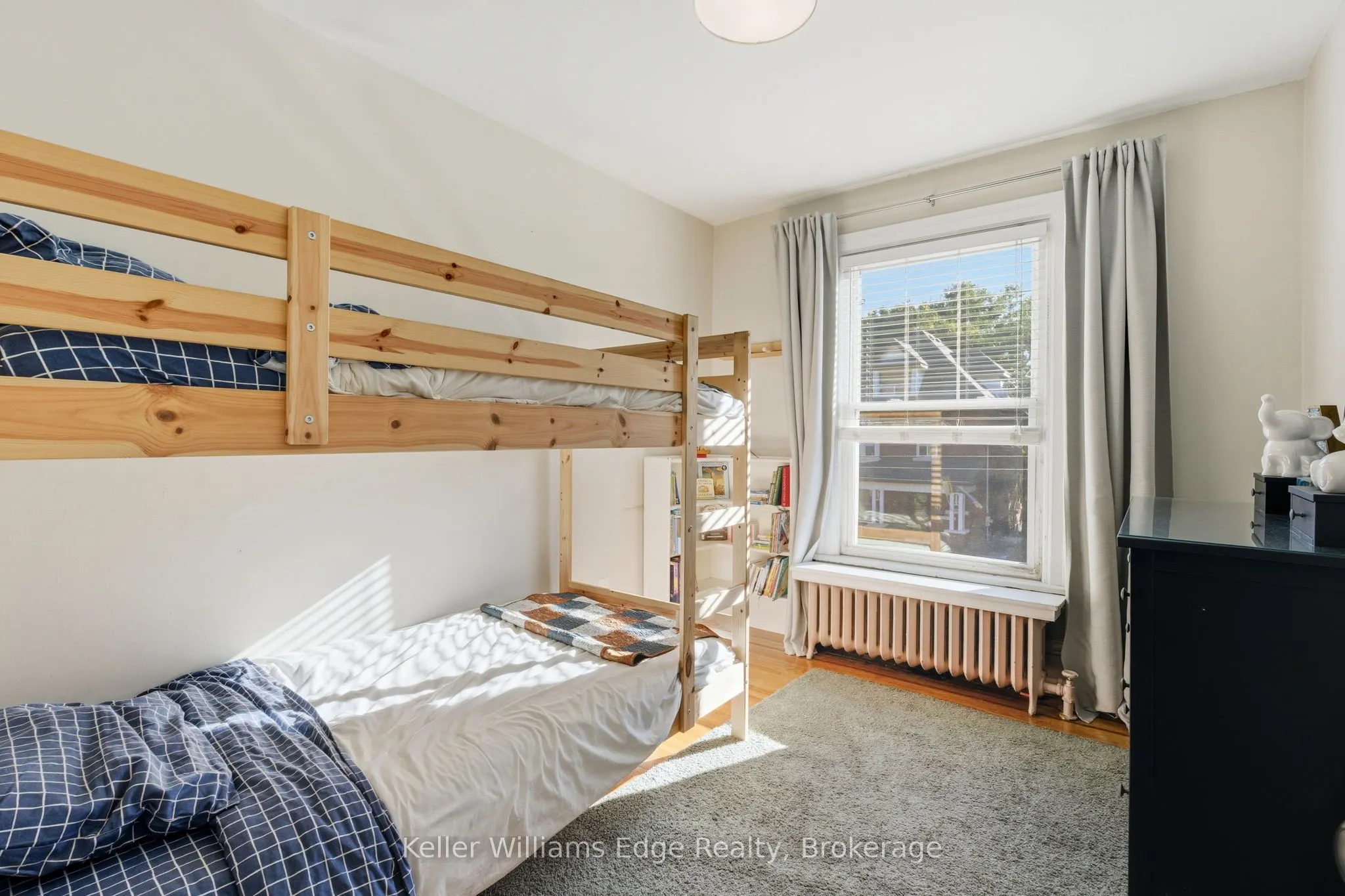 102 Spadina Avenue