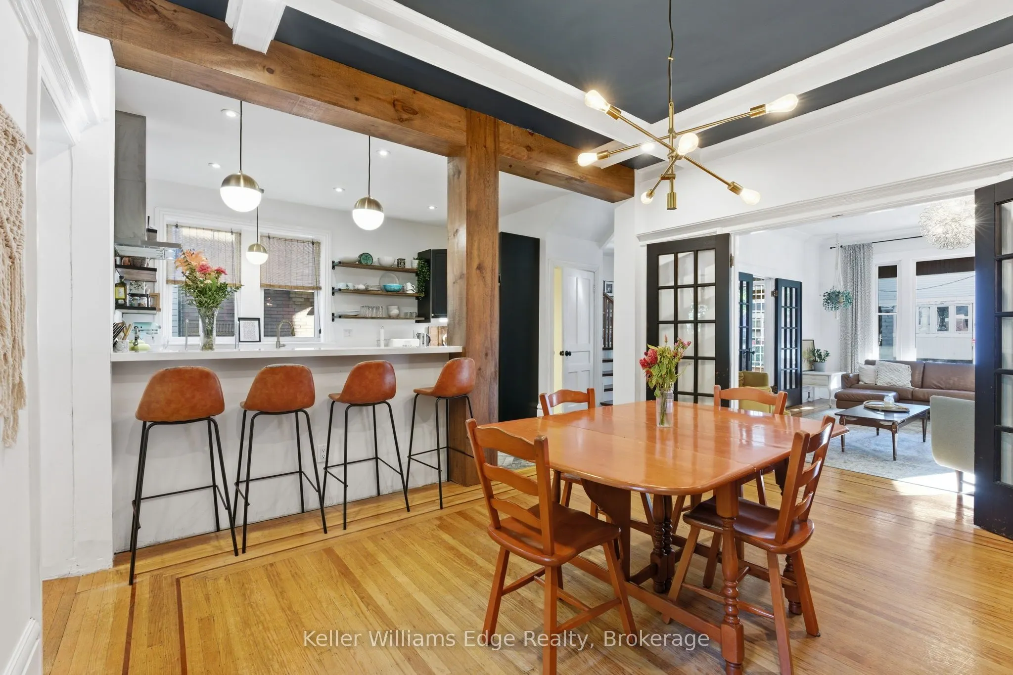 102 Spadina Avenue
