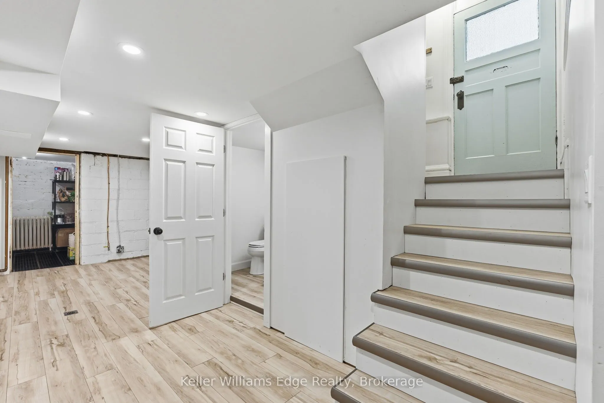 102 Spadina Avenue