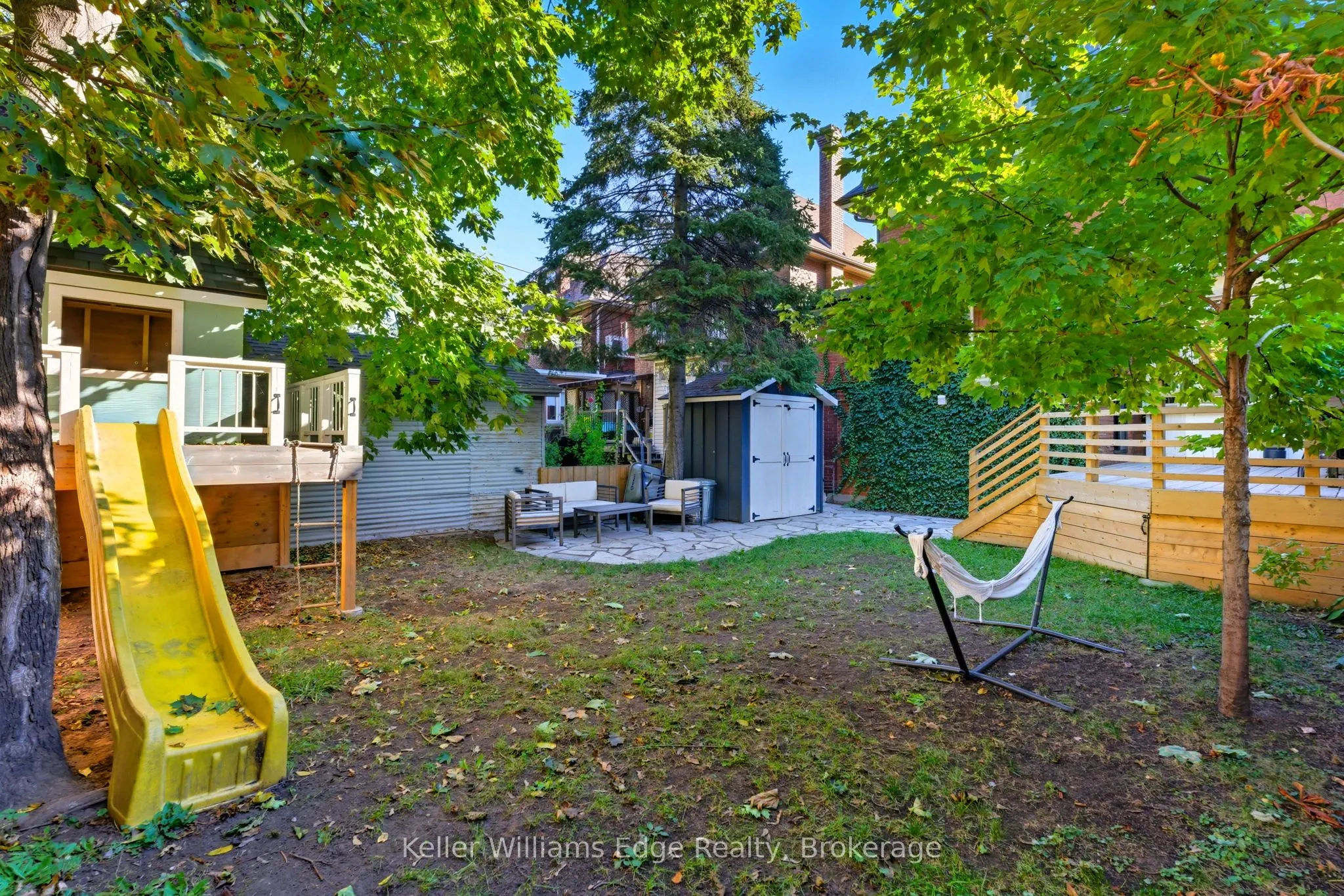 102 Spadina Avenue