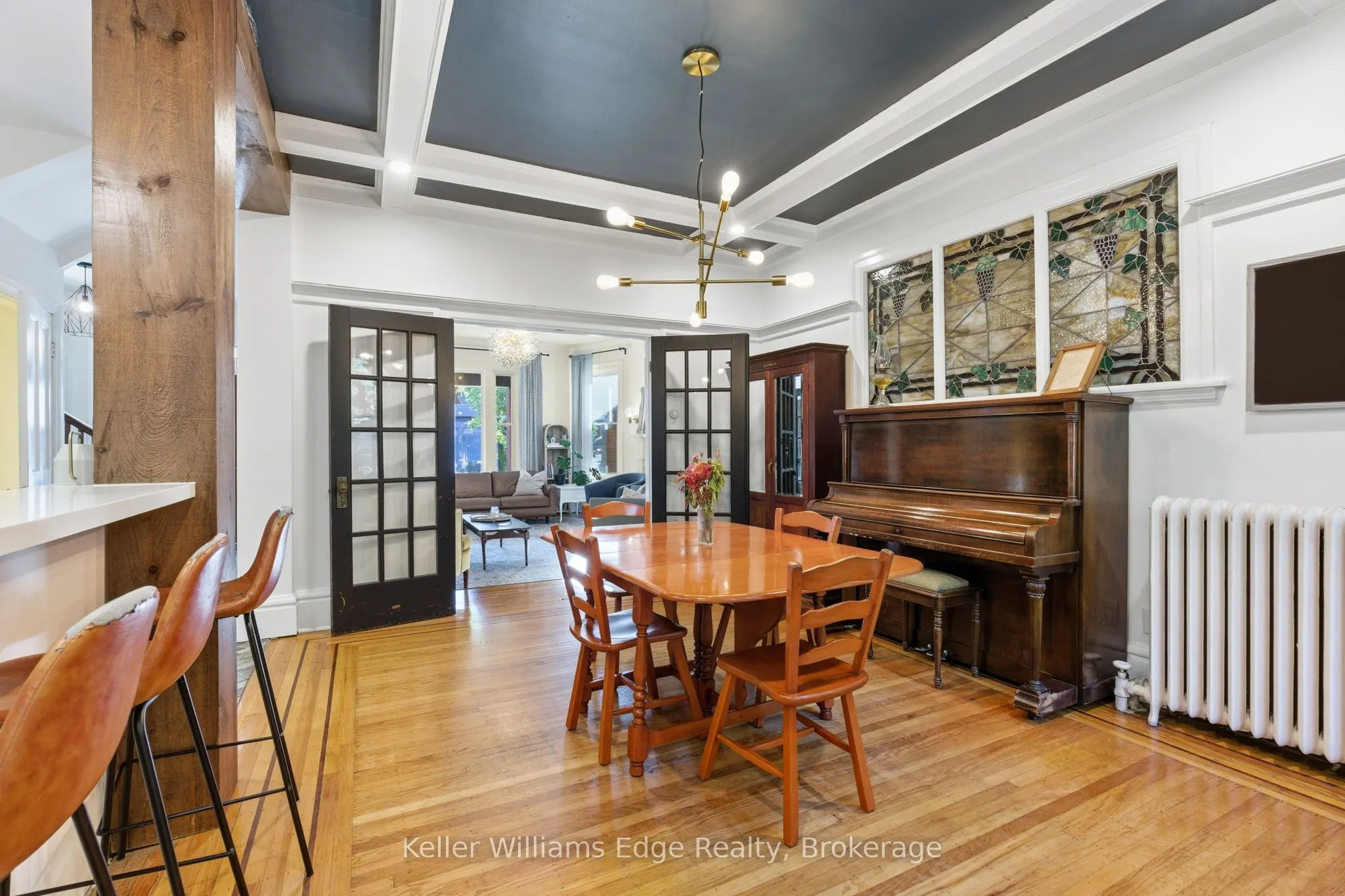 102 Spadina Avenue