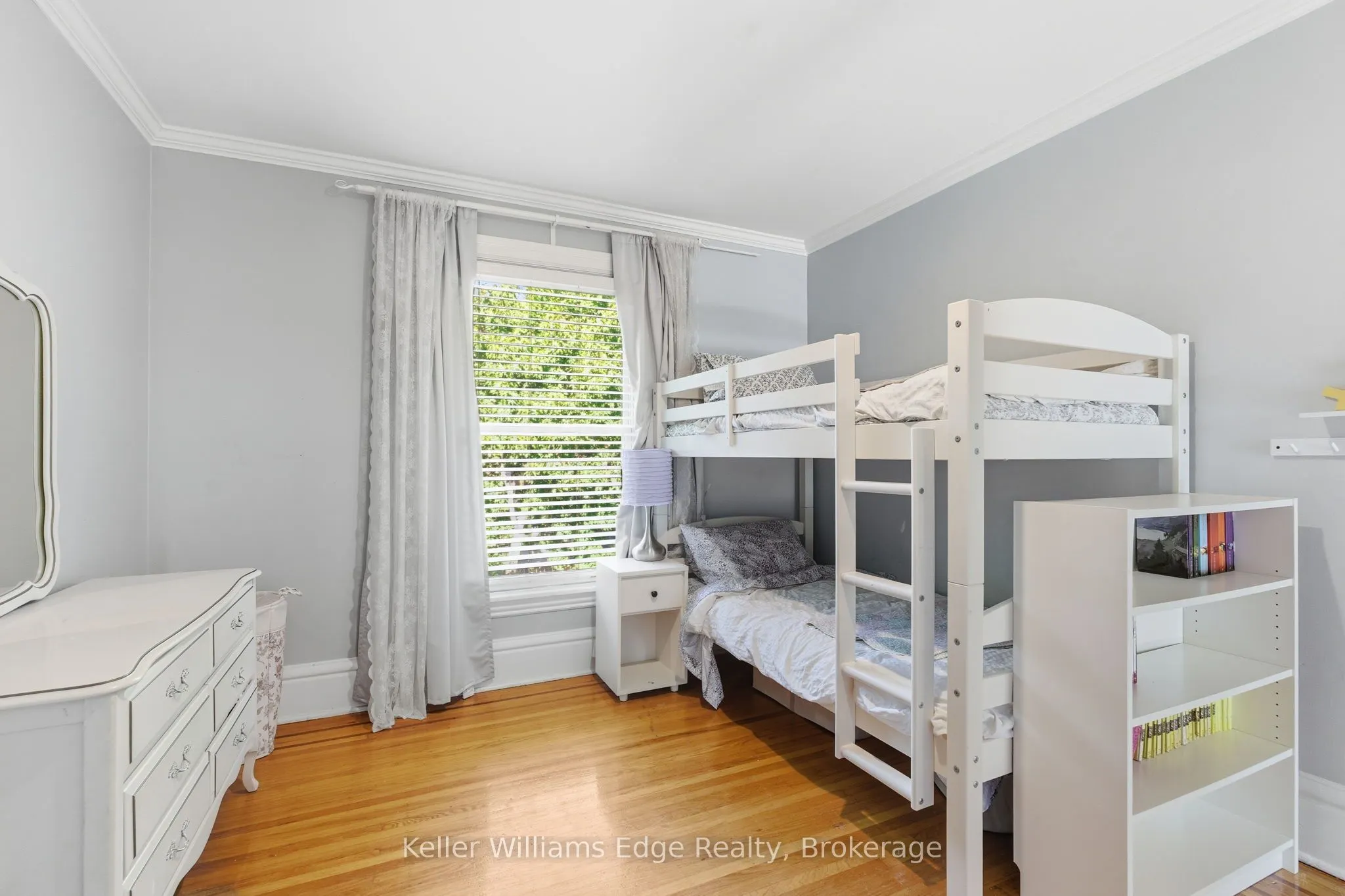 102 Spadina Avenue