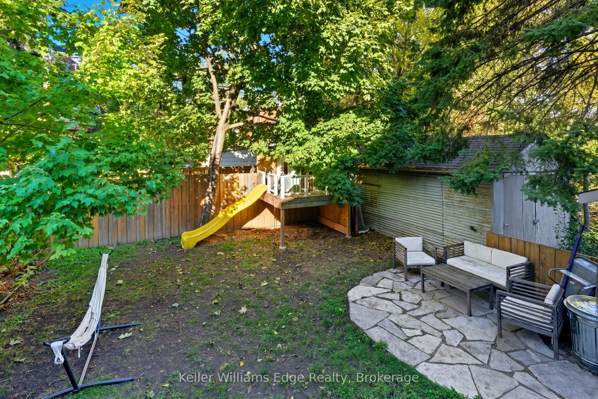 102 Spadina Avenue