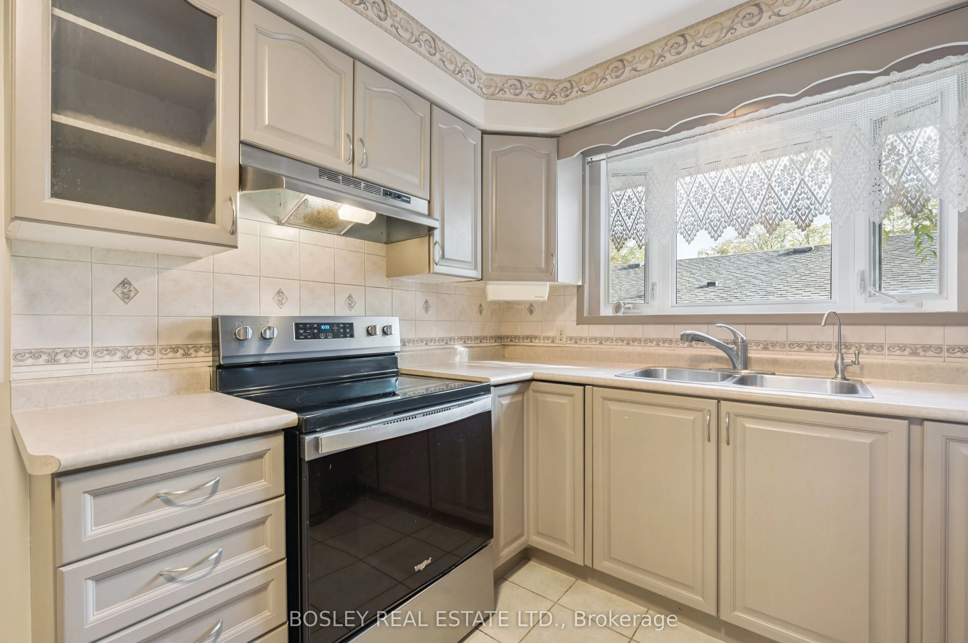 528 Fallingbrook Drive