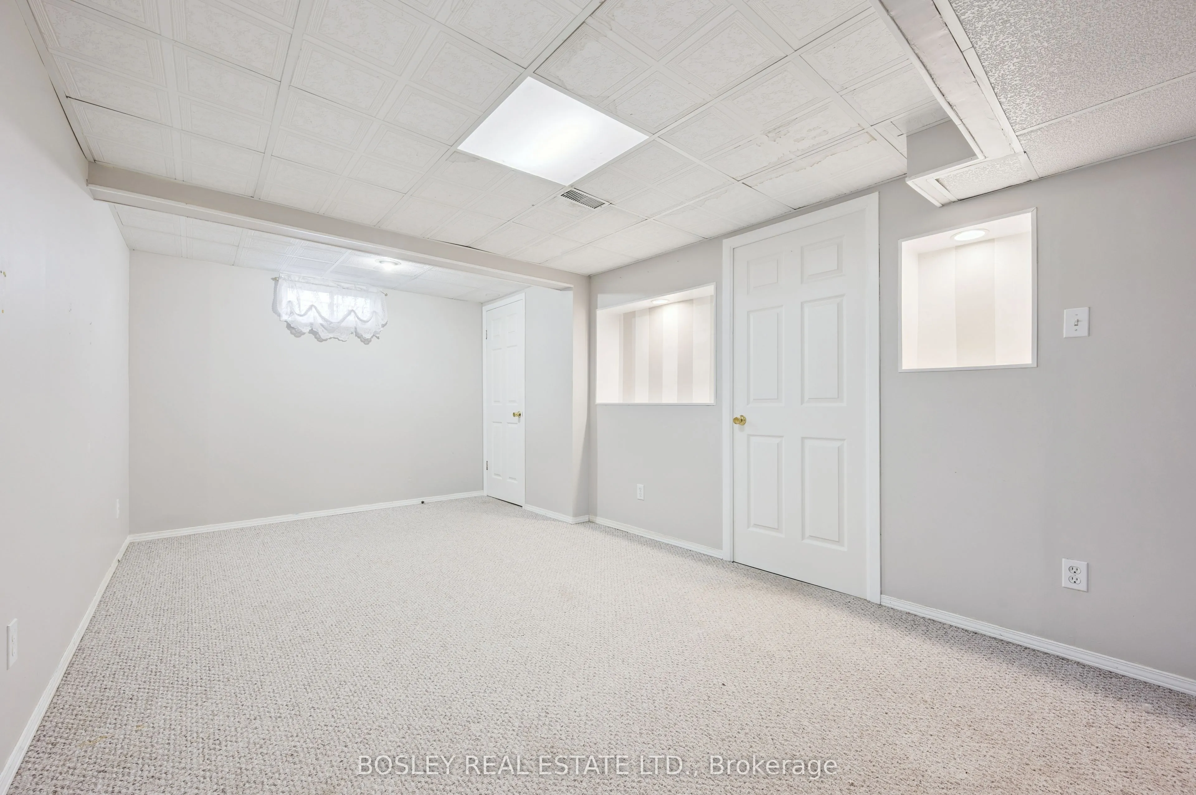 528 Fallingbrook Drive