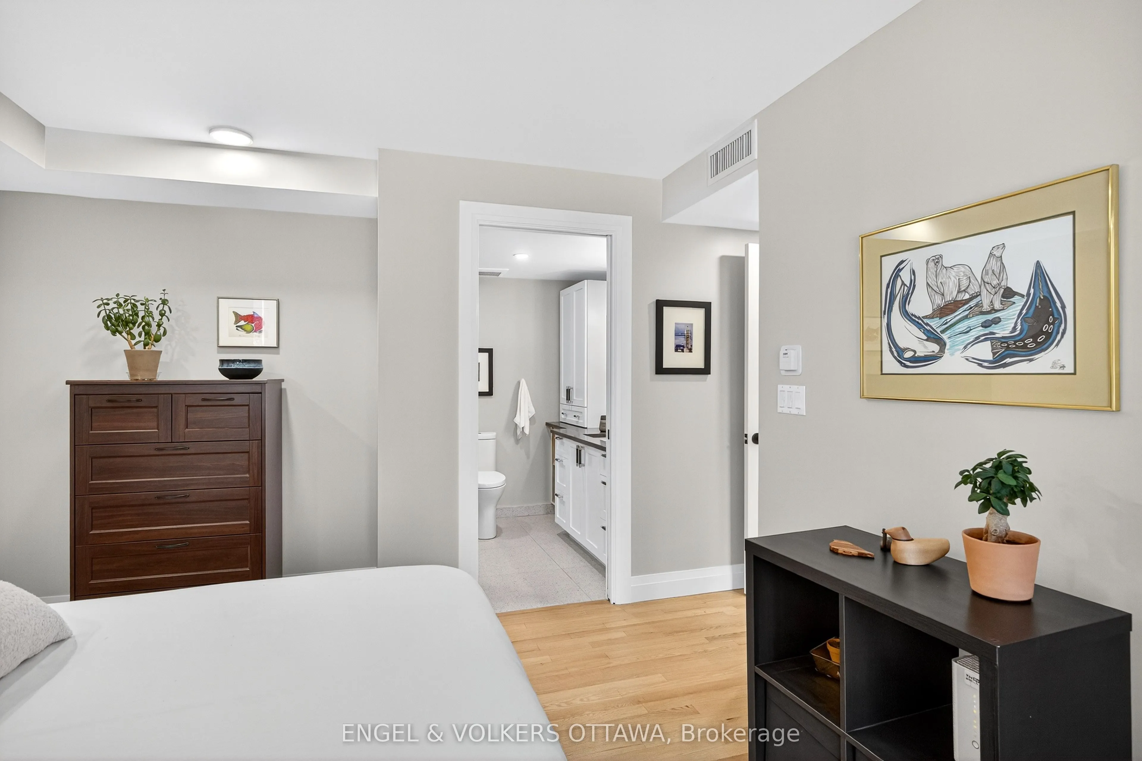 130 Queen Elizabeth Drive, #102