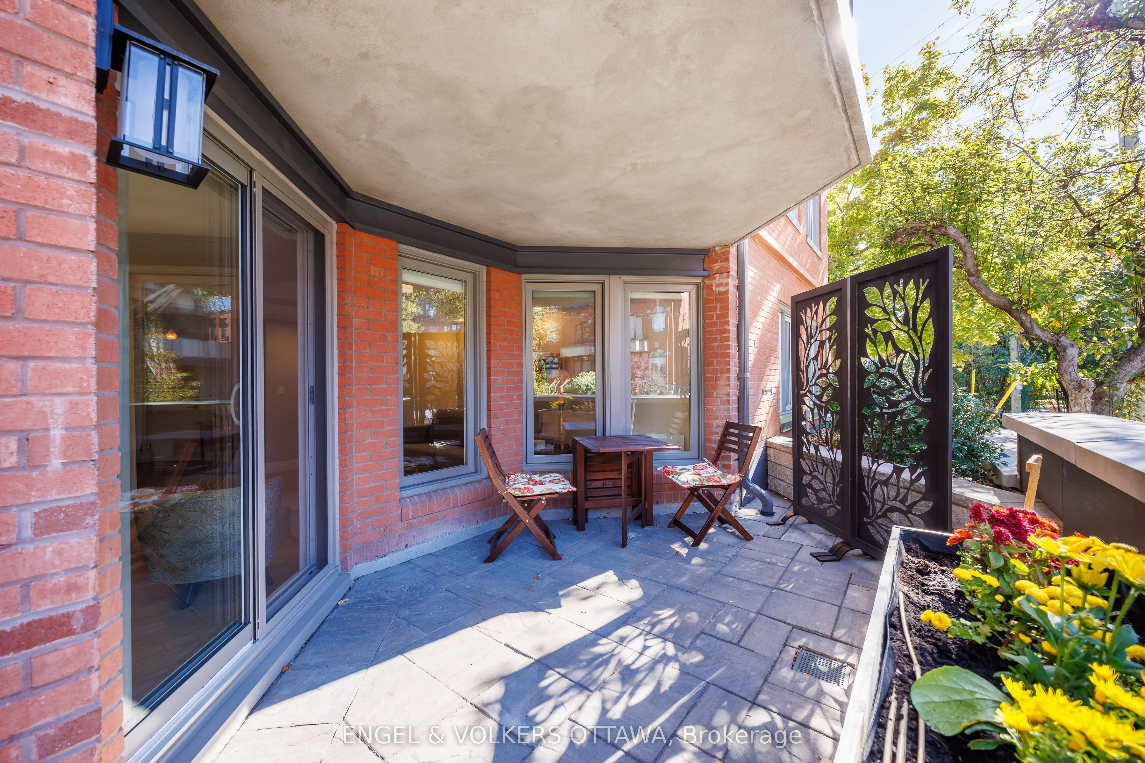 130 Queen Elizabeth Drive, #102