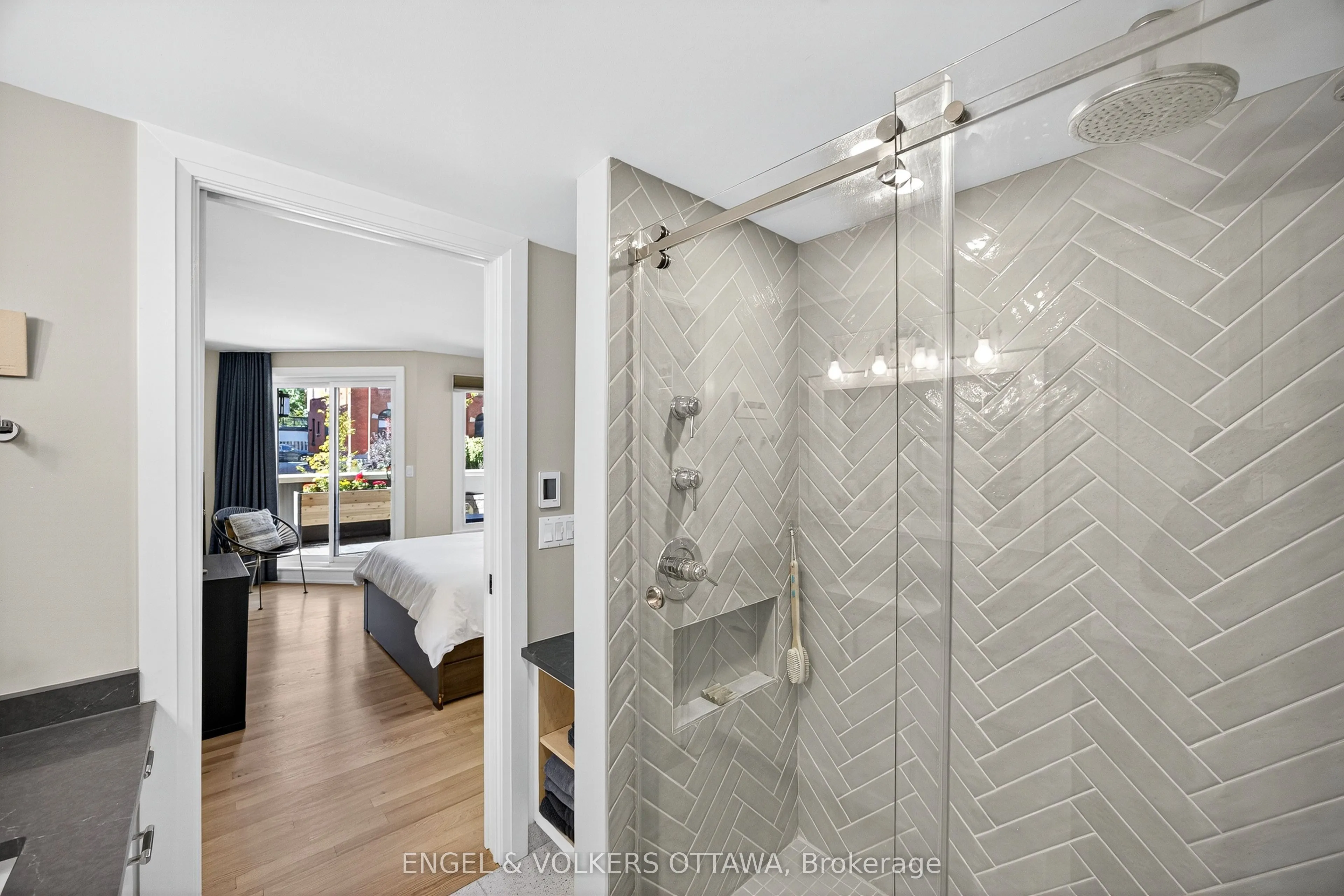 130 Queen Elizabeth Drive, #102