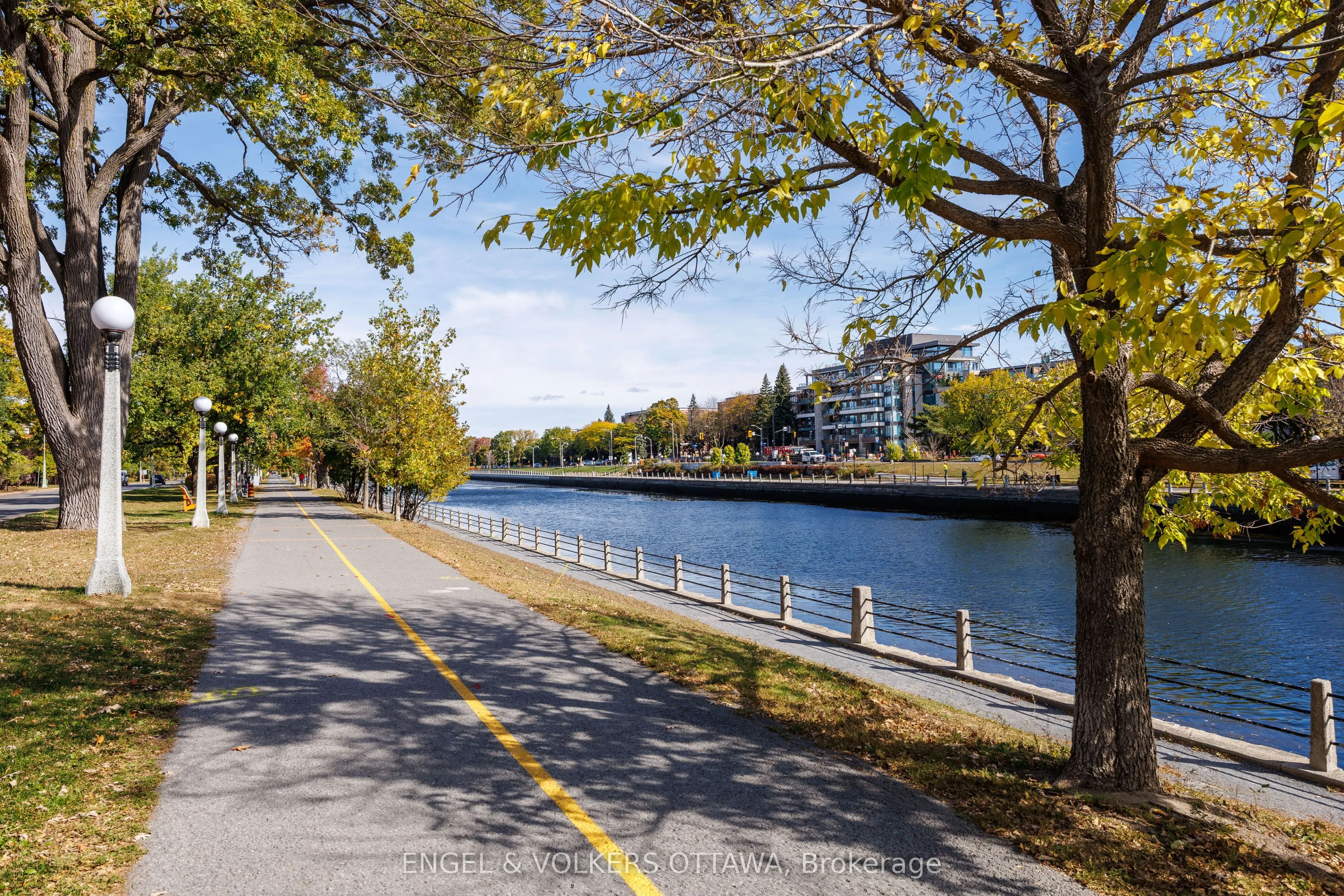 130 Queen Elizabeth Drive, #102