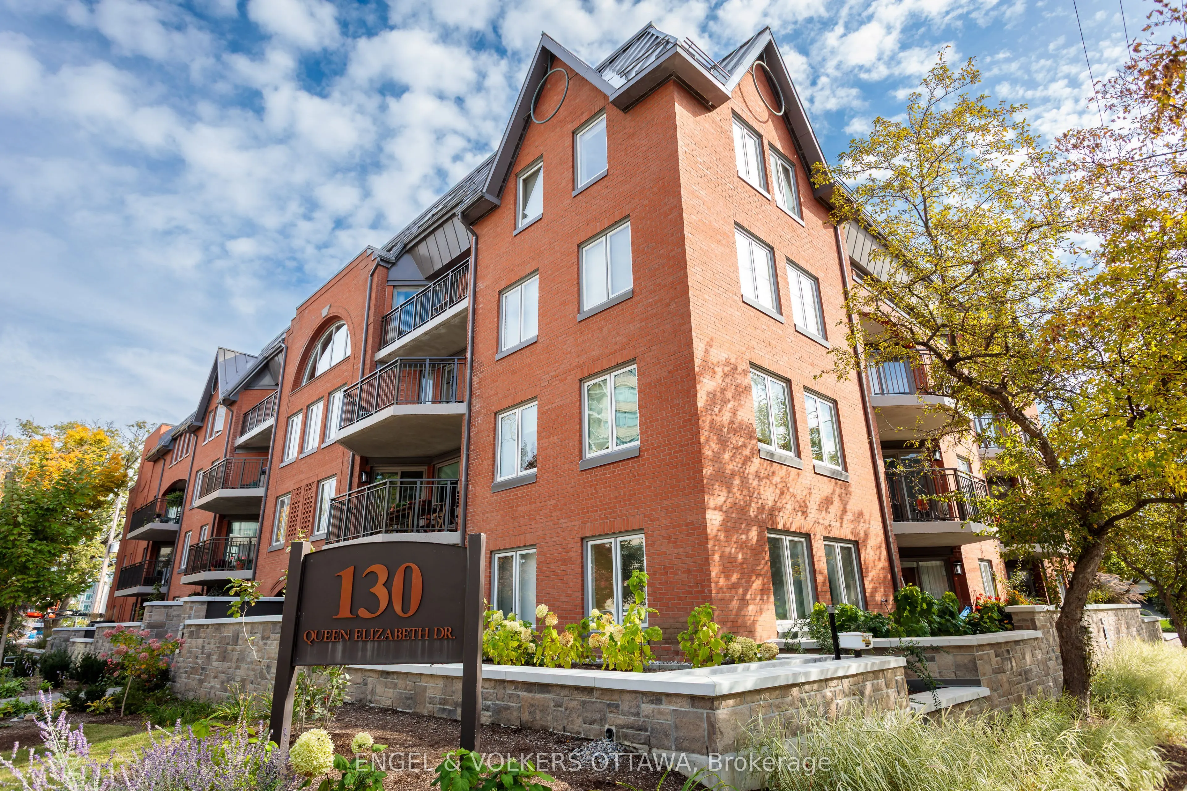 130 Queen Elizabeth Drive, #102