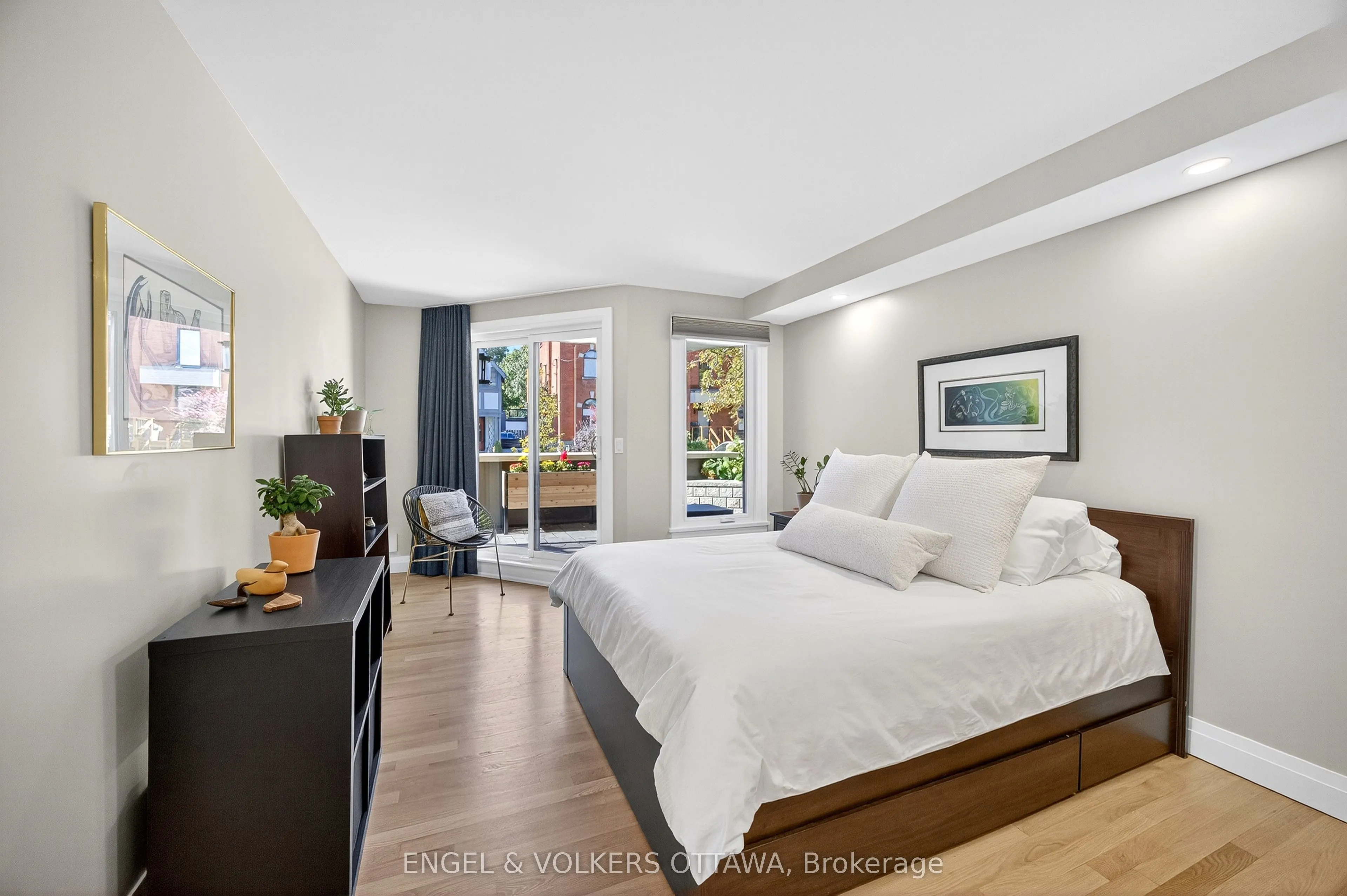 130 Queen Elizabeth Drive, #102