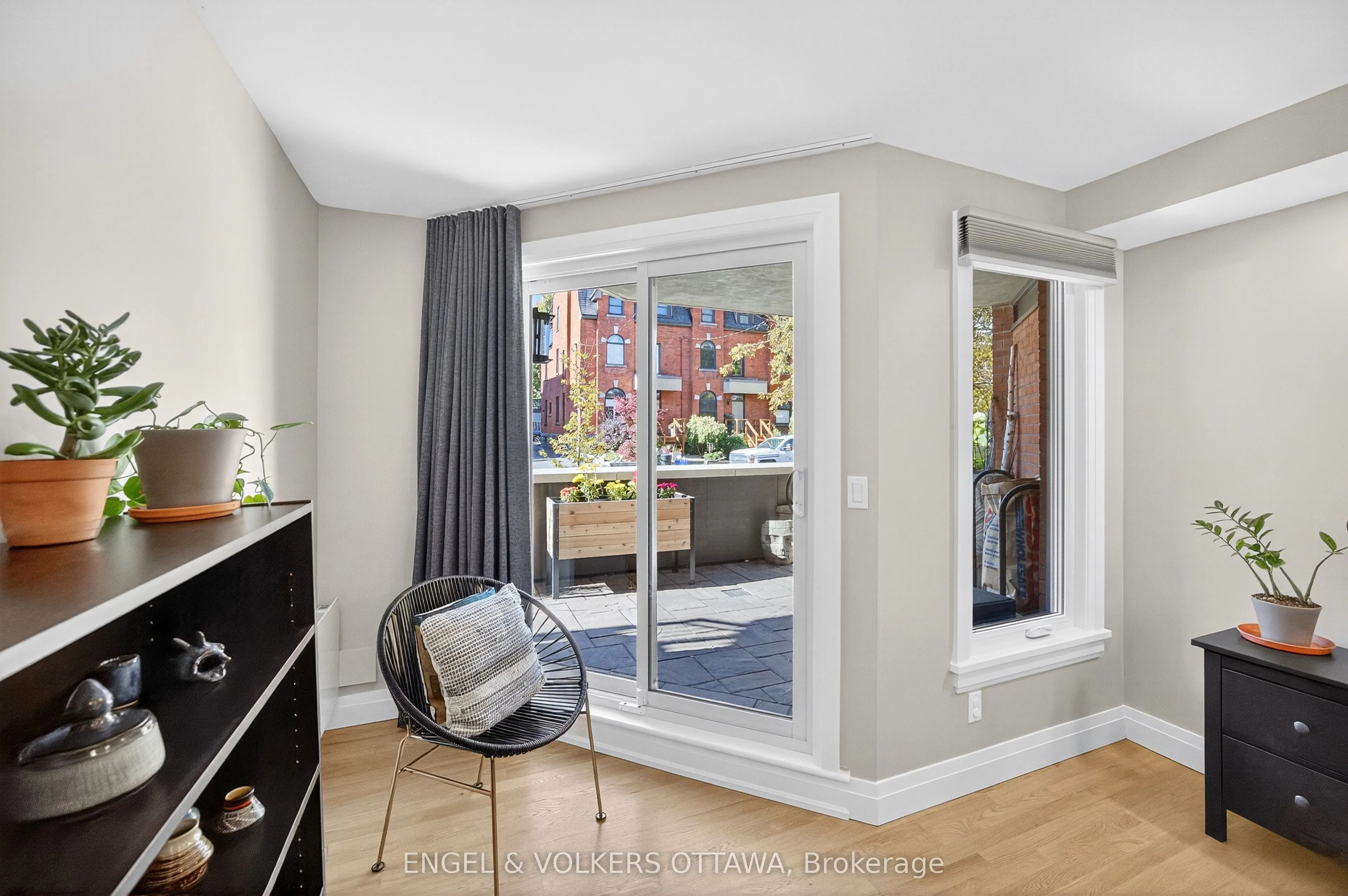 130 Queen Elizabeth Drive, #102