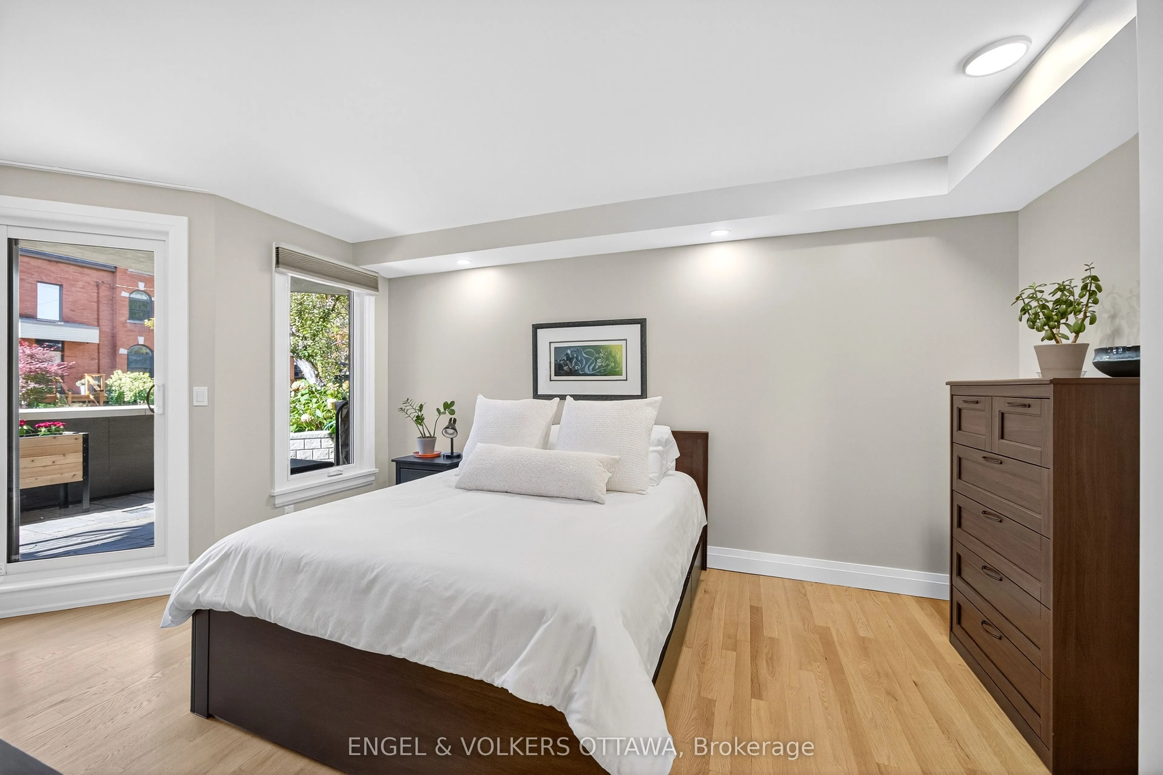130 Queen Elizabeth Drive, #102