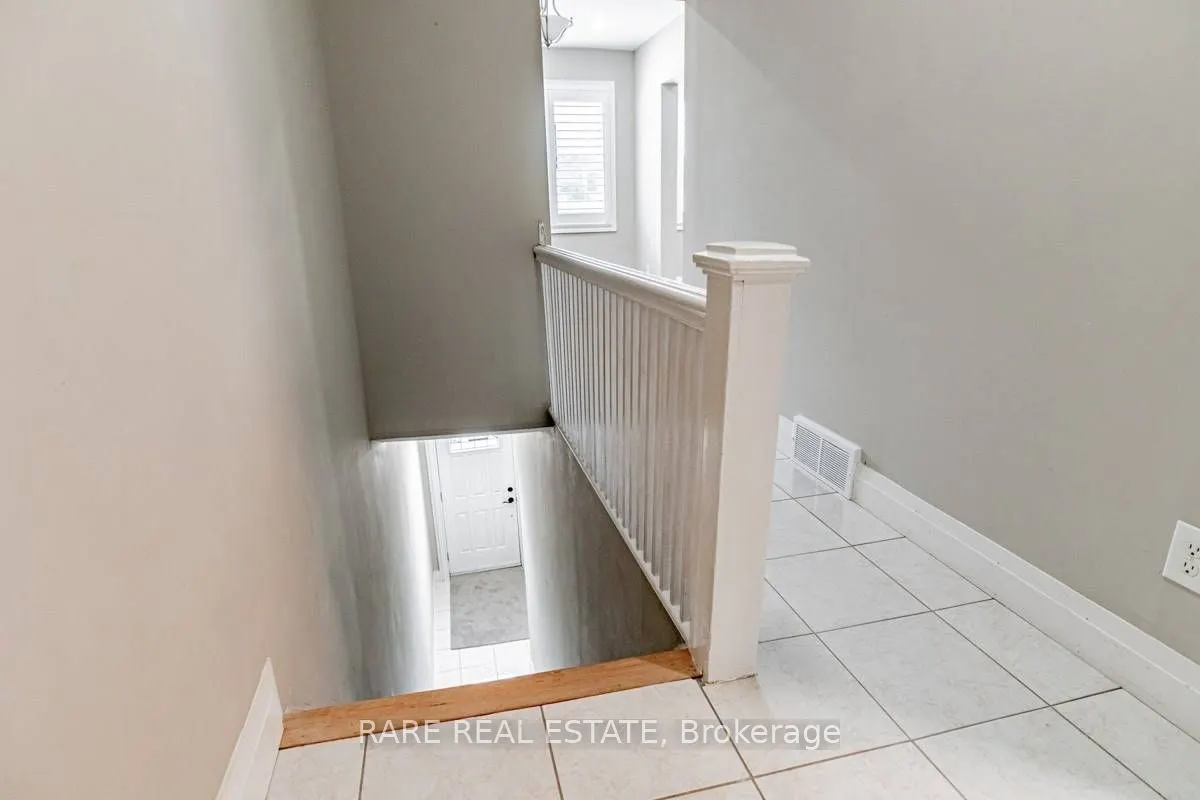 1439 Main Street E