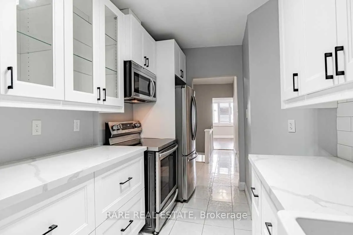 1439 Main Street E