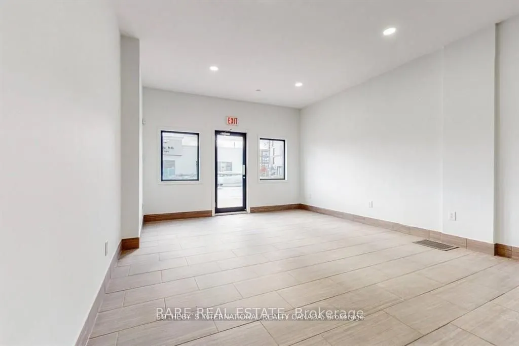 1439 Main Street E