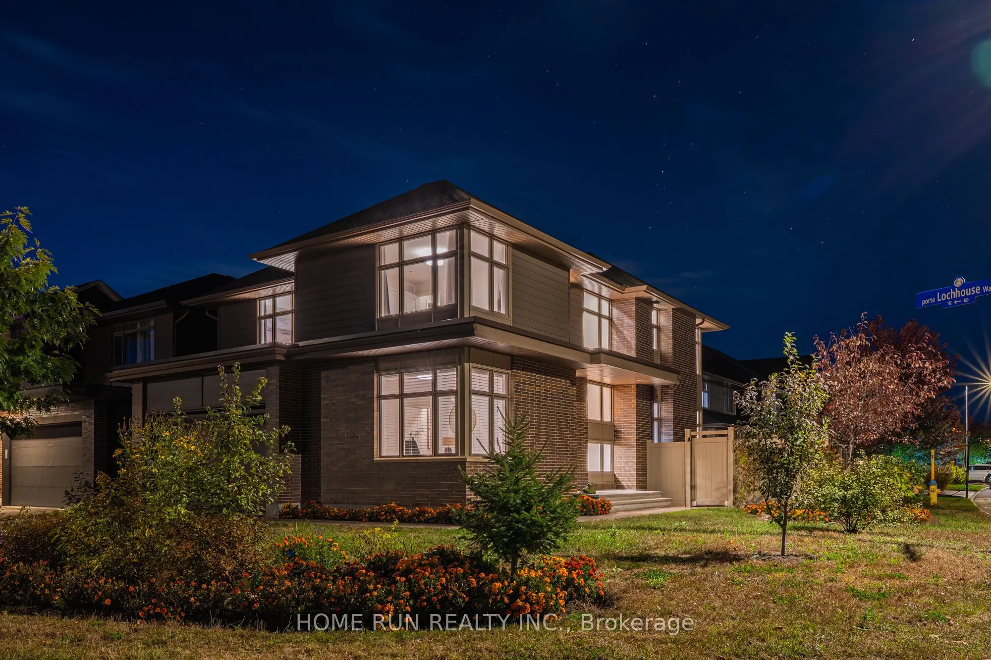 100 Lochhouse Walk
