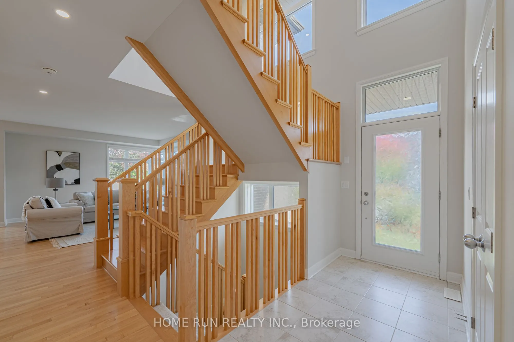 100 Lochhouse Walk