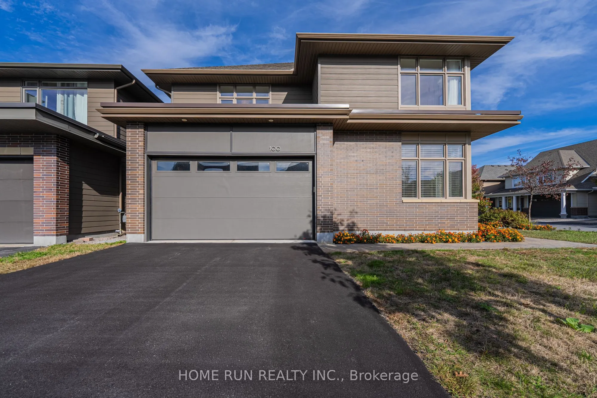 100 Lochhouse Walk