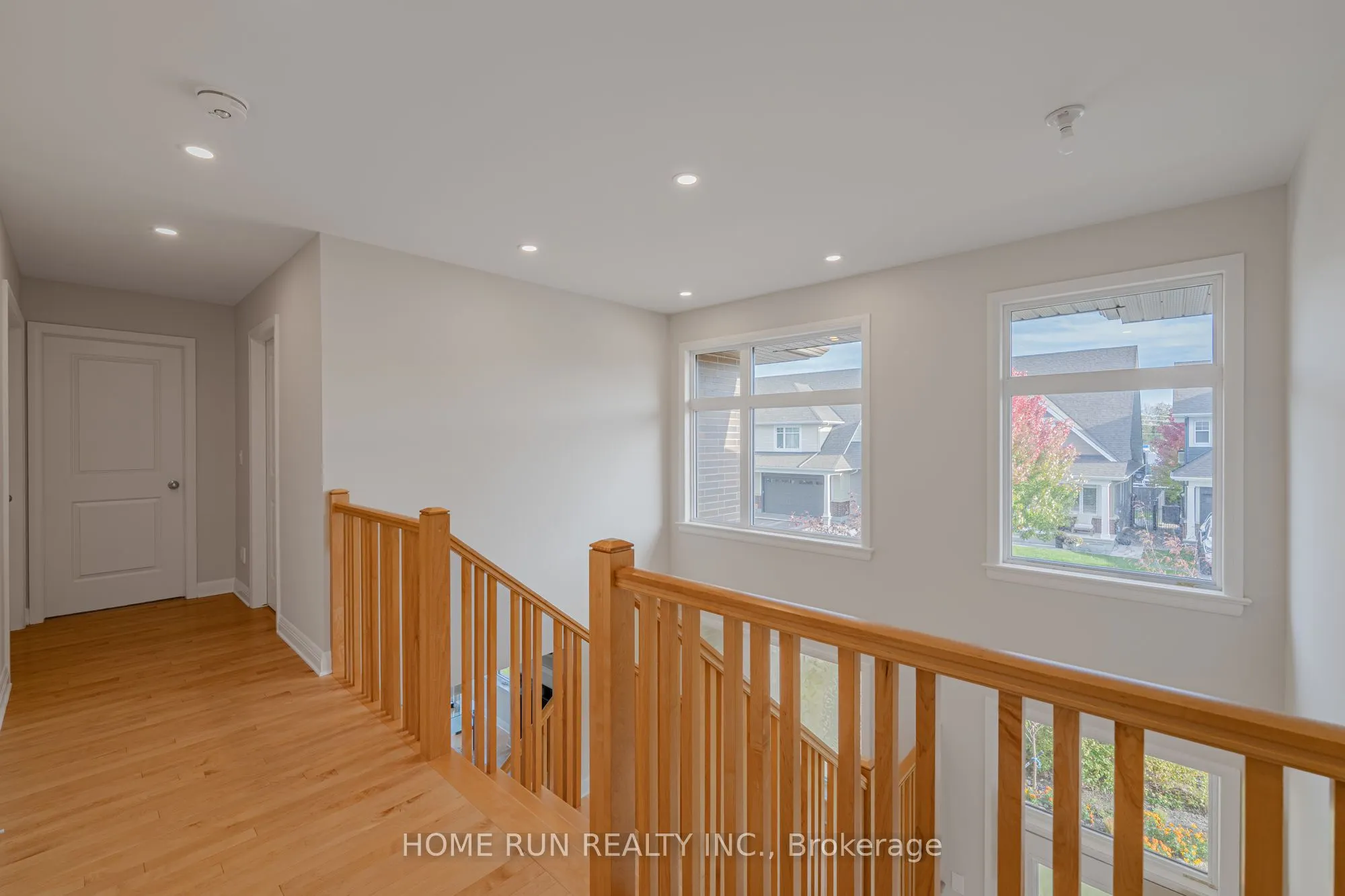 100 Lochhouse Walk