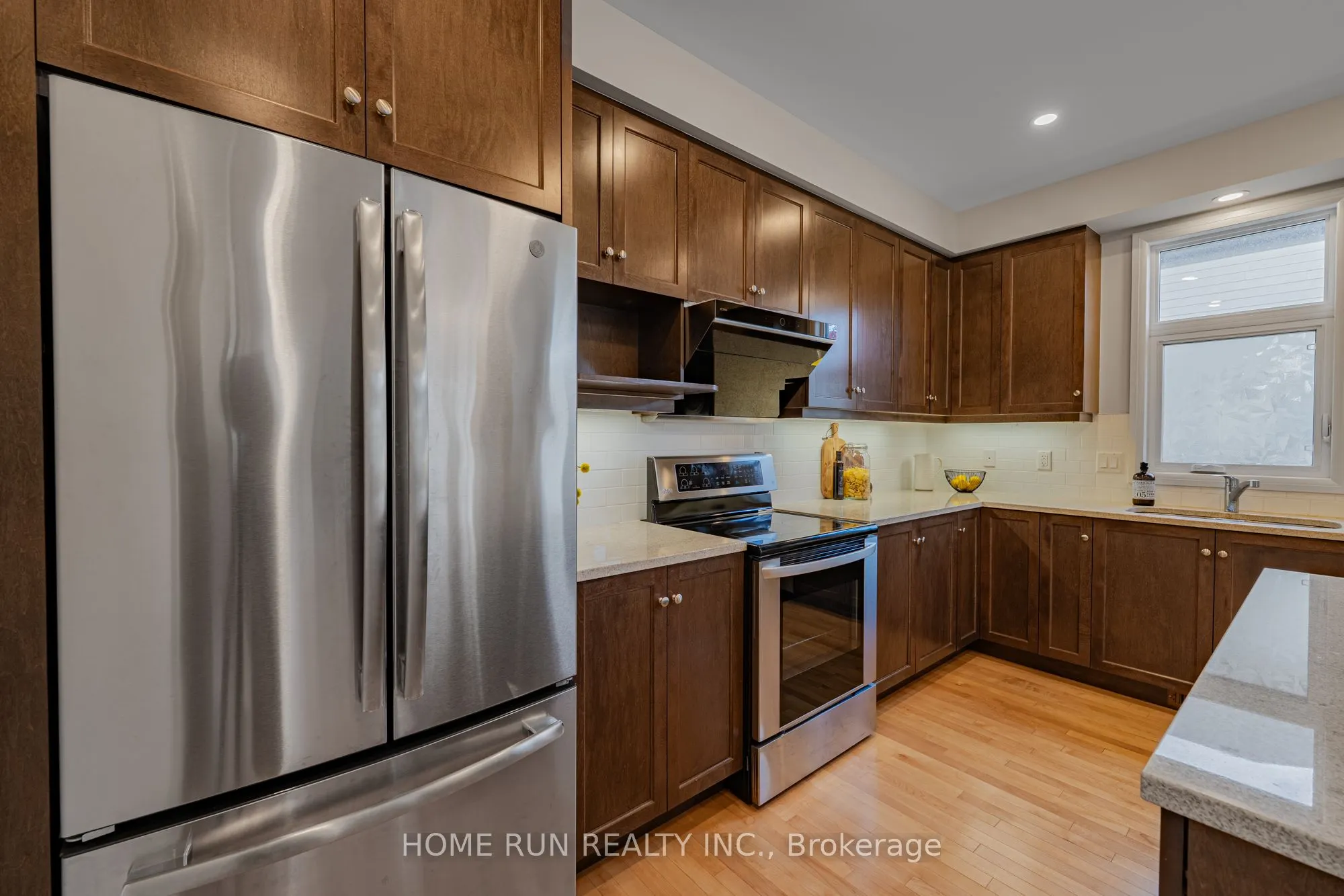 100 Lochhouse Walk