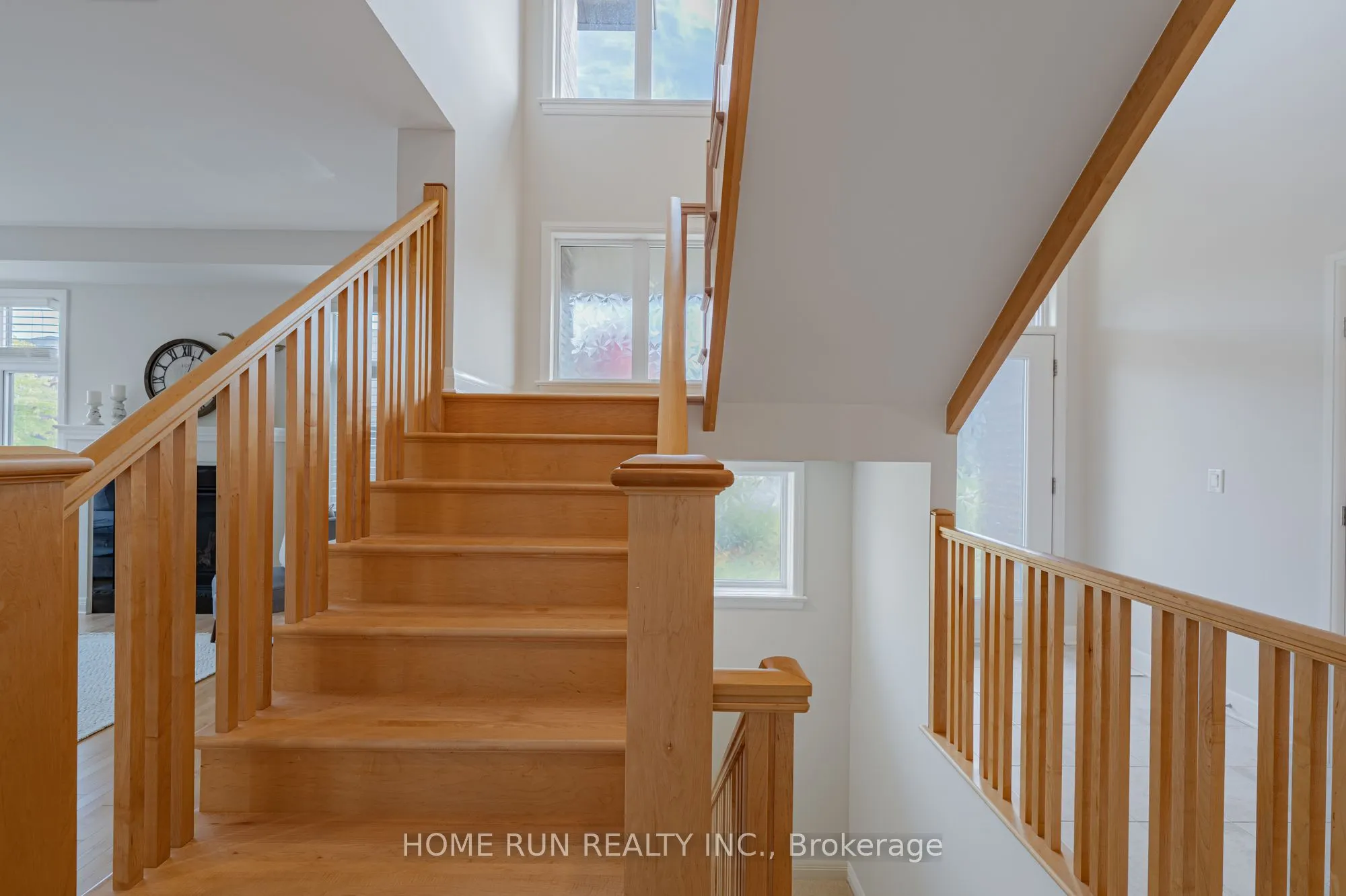 100 Lochhouse Walk