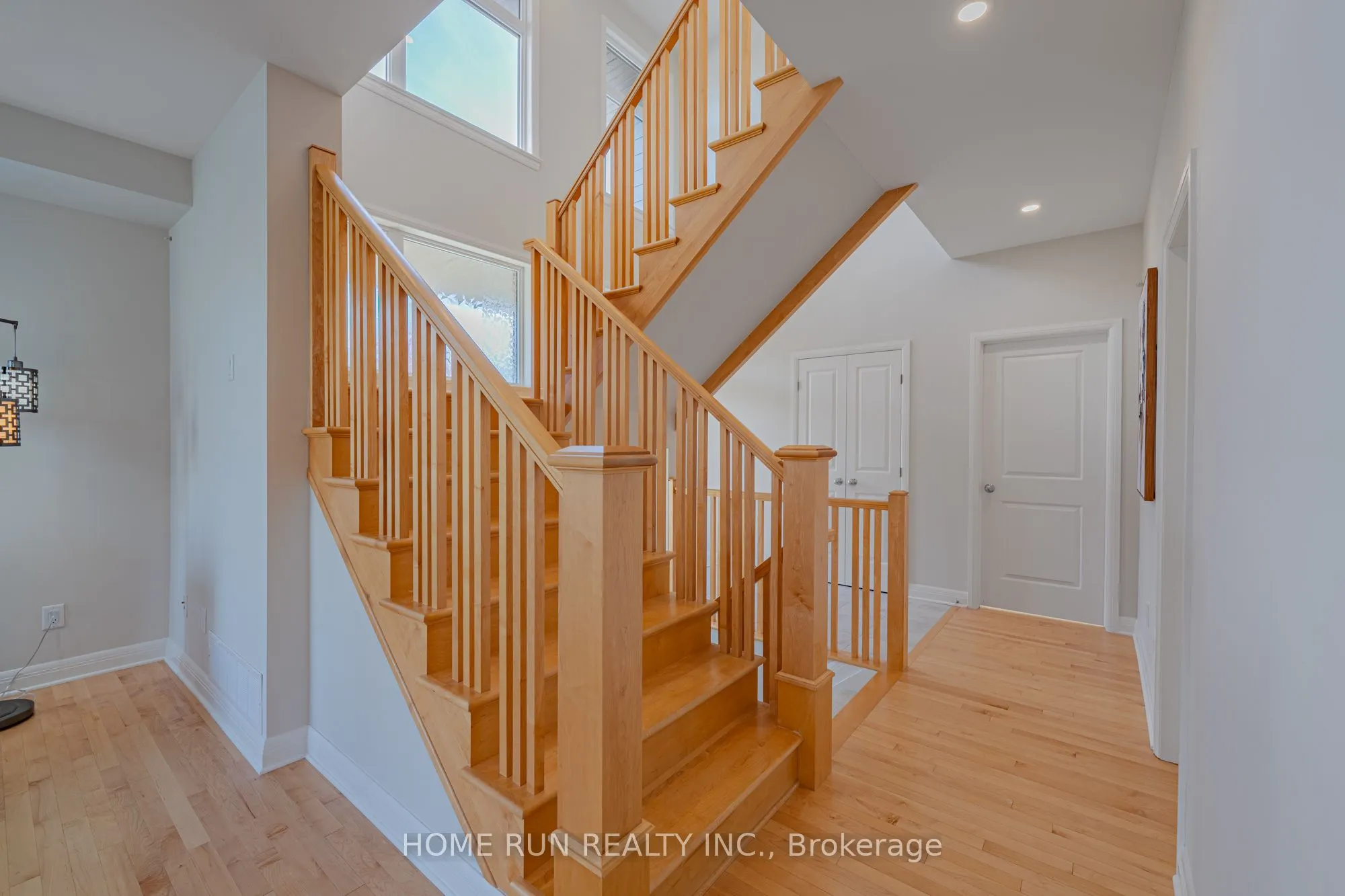 100 Lochhouse Walk