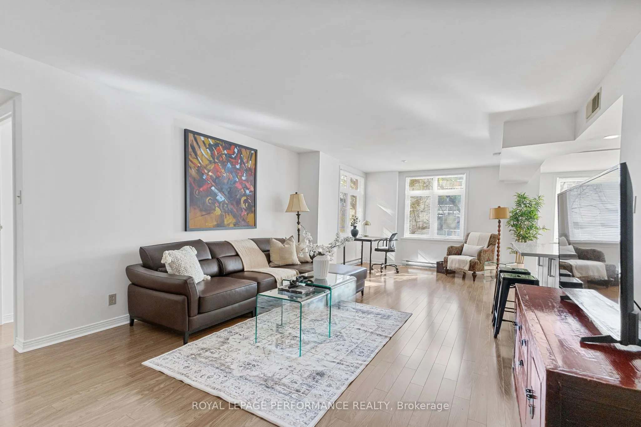 205 Somerset Street W, #206