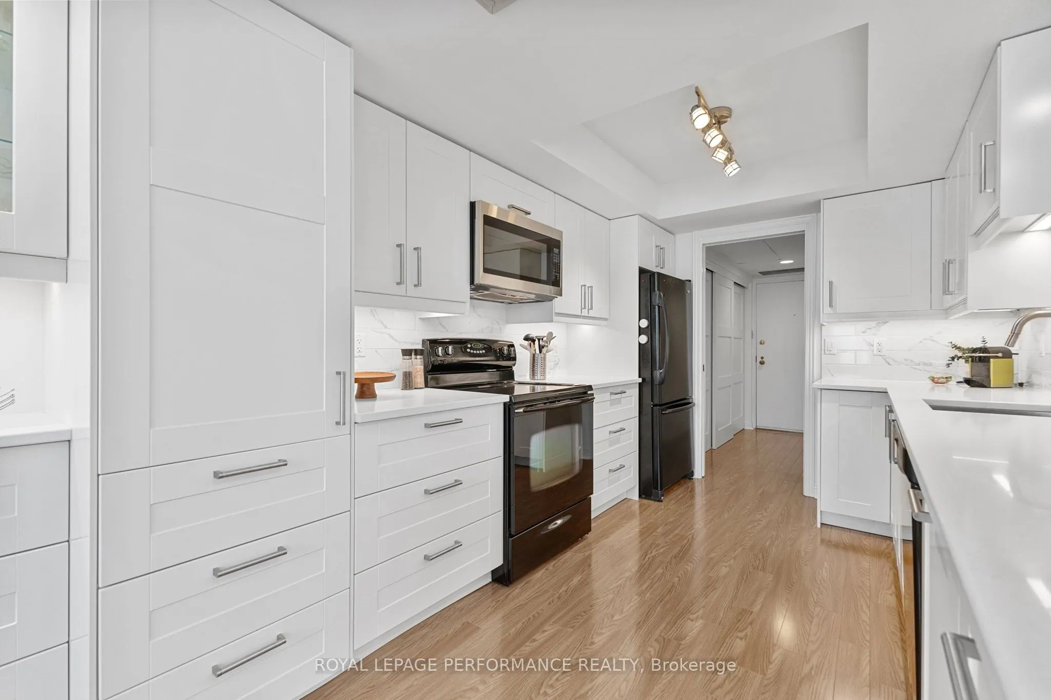 205 Somerset Street W, #206