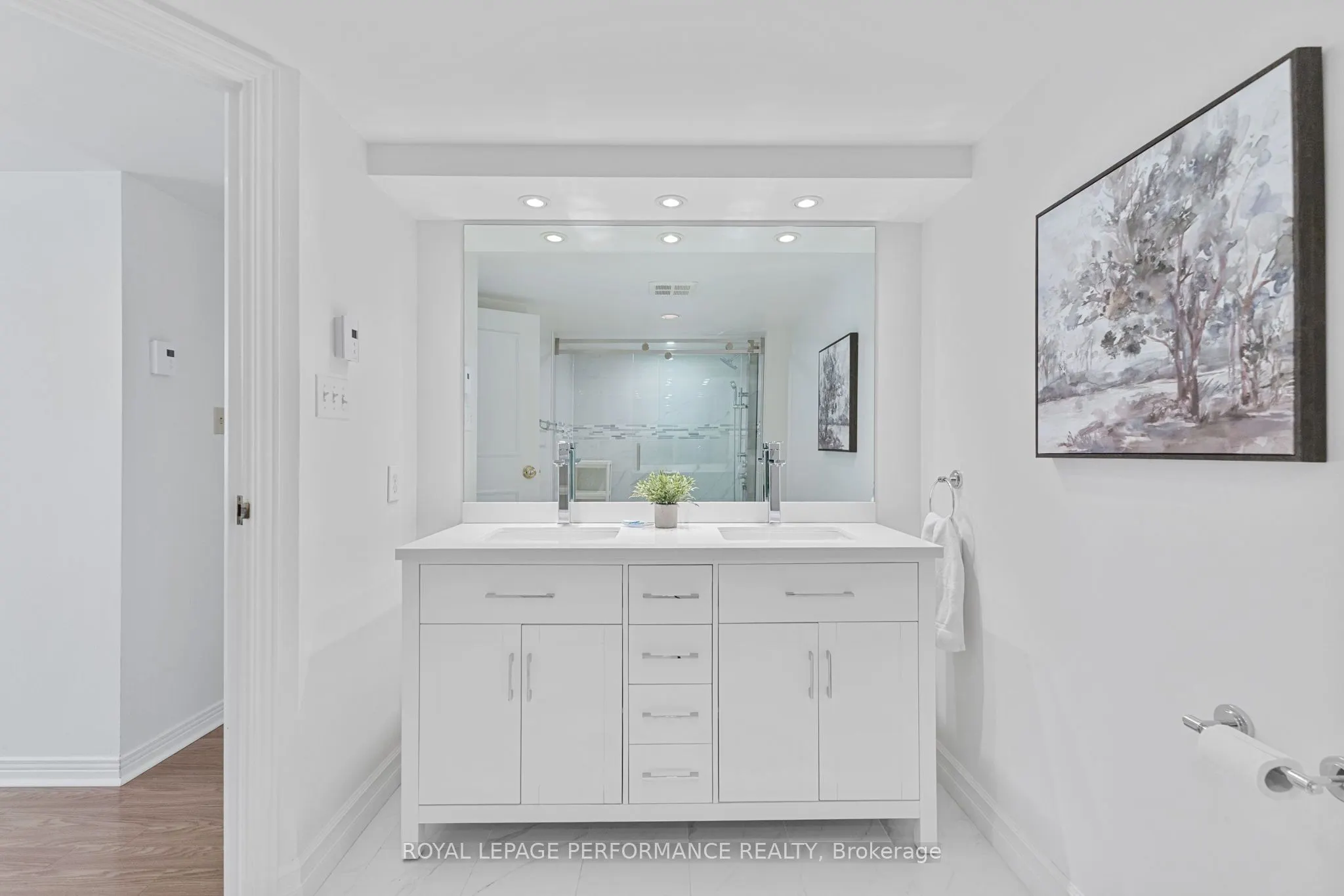 205 Somerset Street W, #206