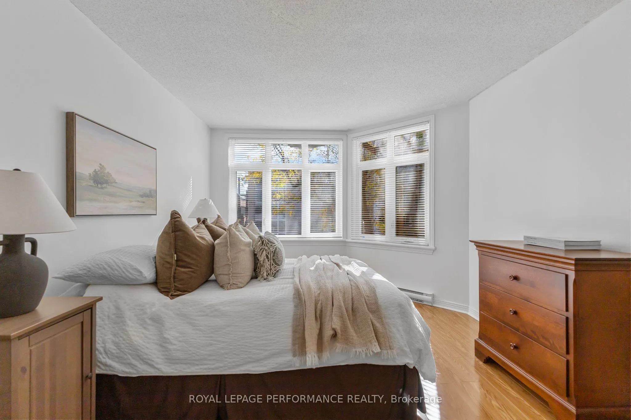 205 Somerset Street W, #206